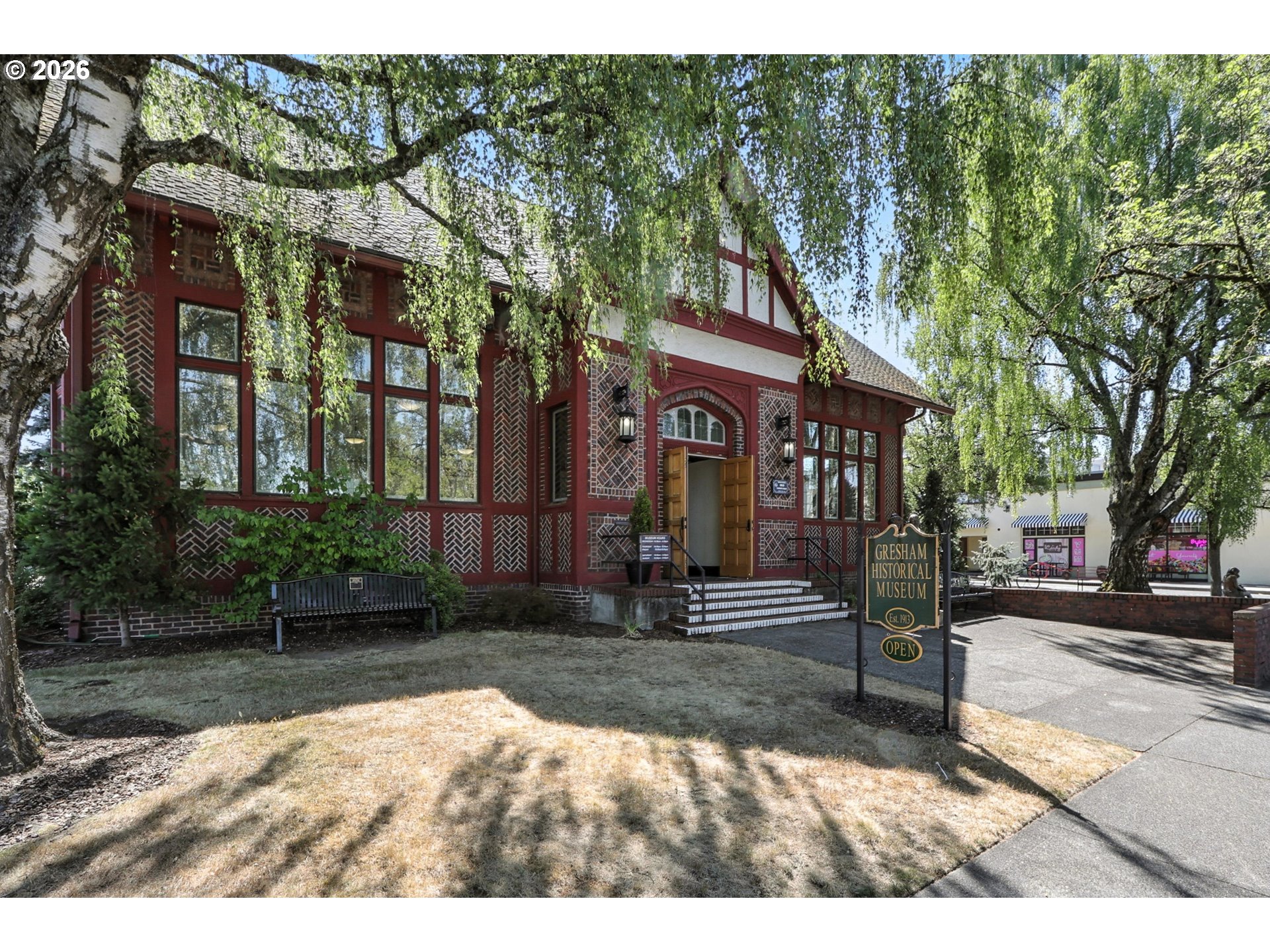 main property photo 30