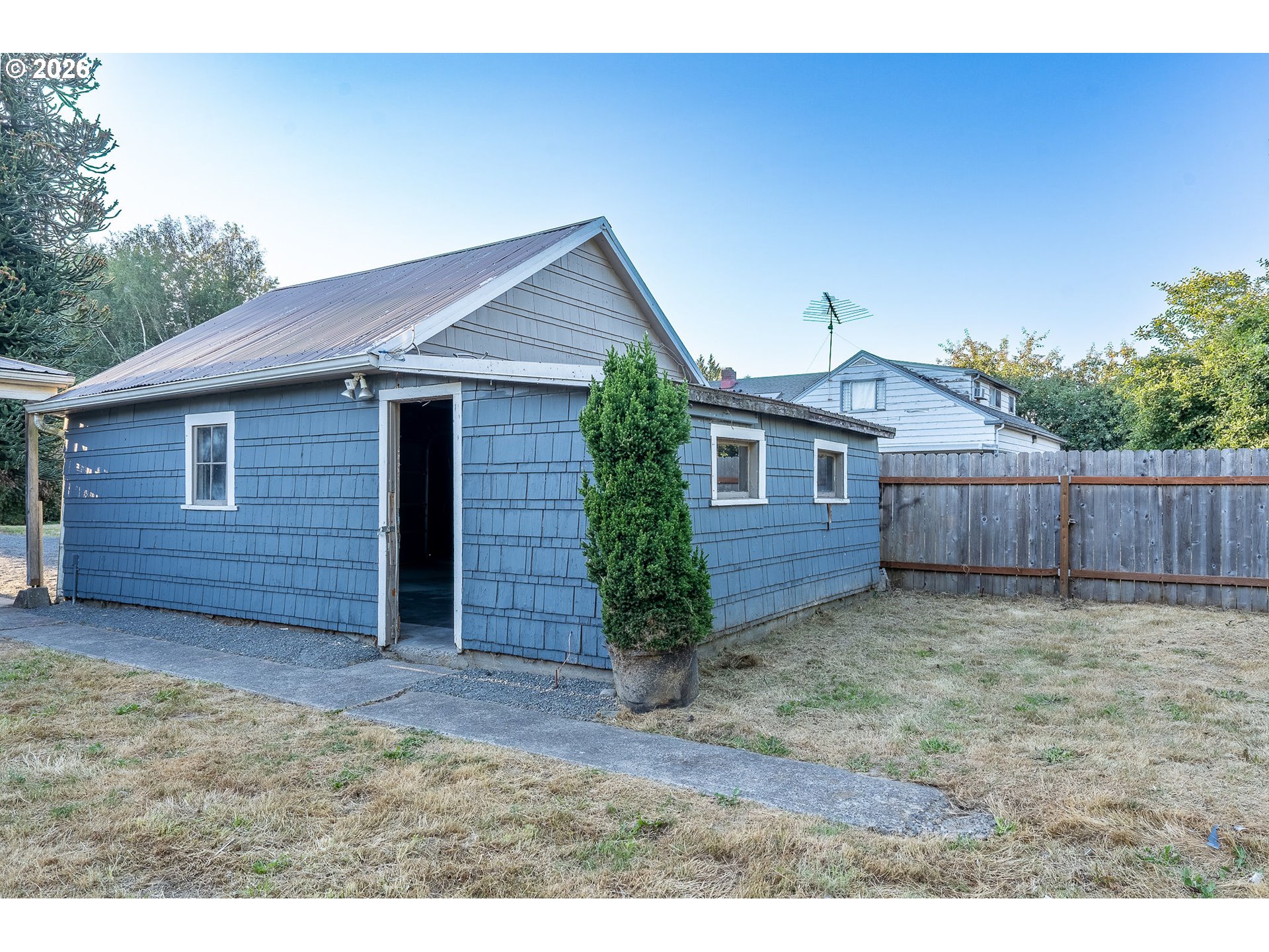 main property photo 29