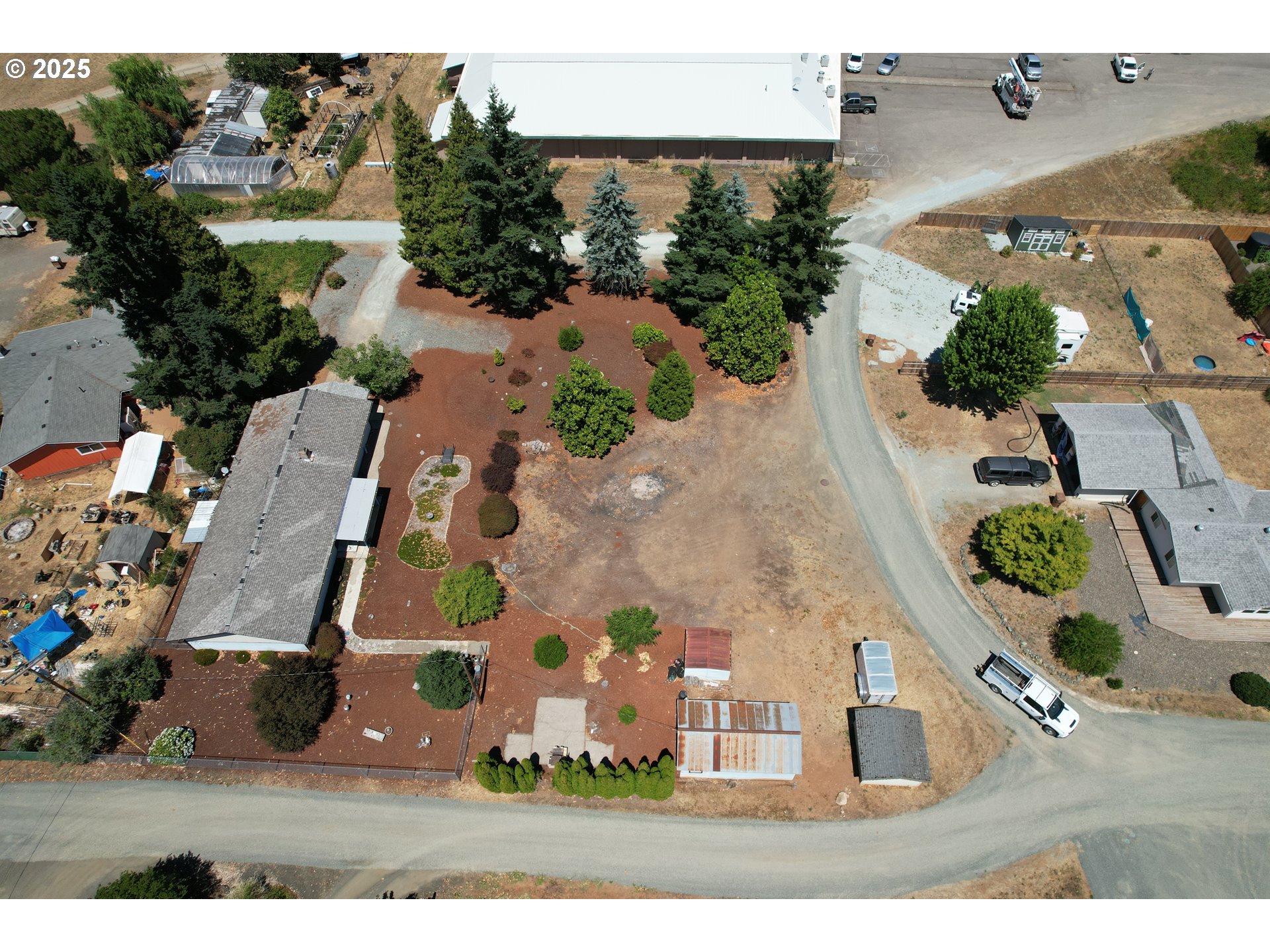 main property photo 30
