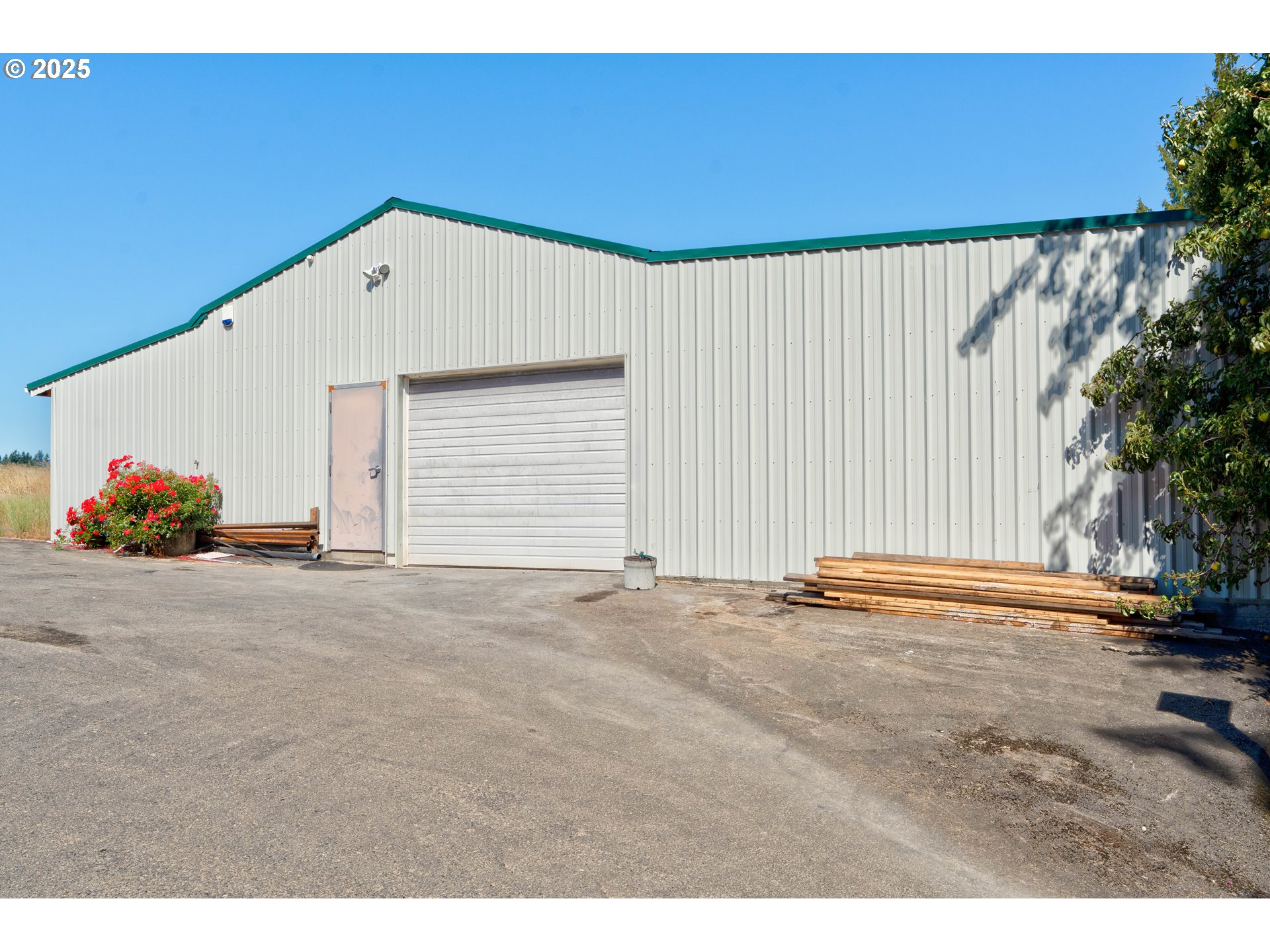 main property photo 35