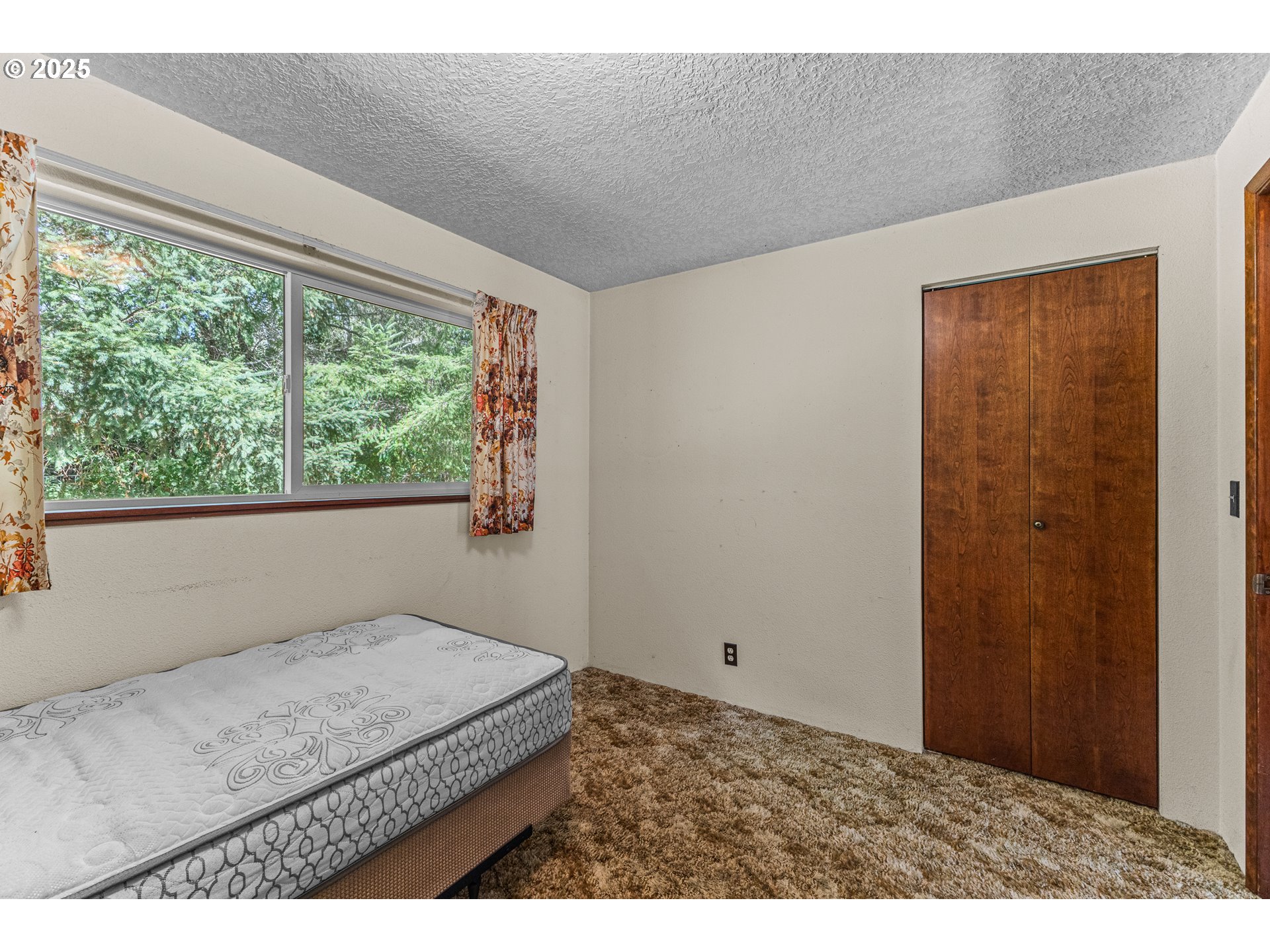 property viewer photo 19