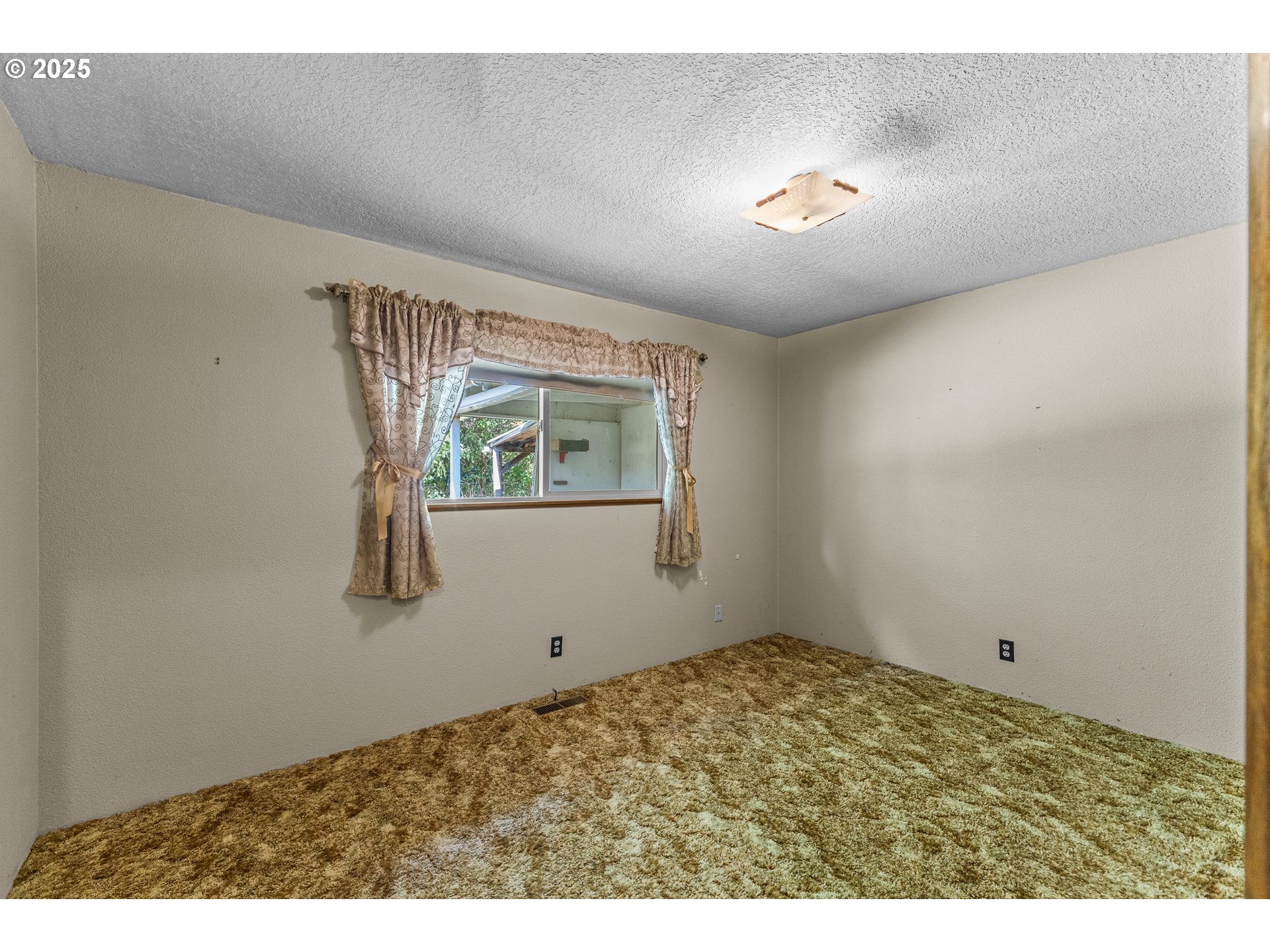 property viewer photo 23