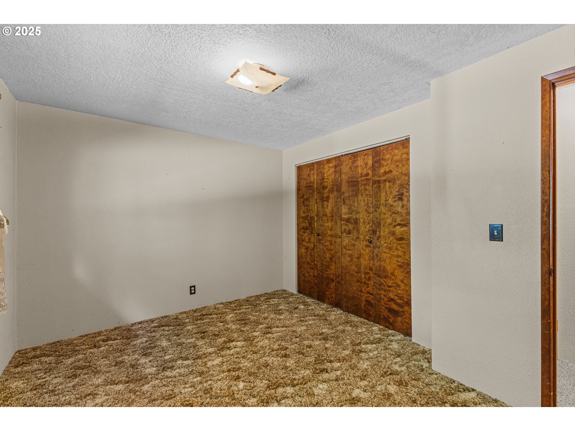 property viewer photo 24