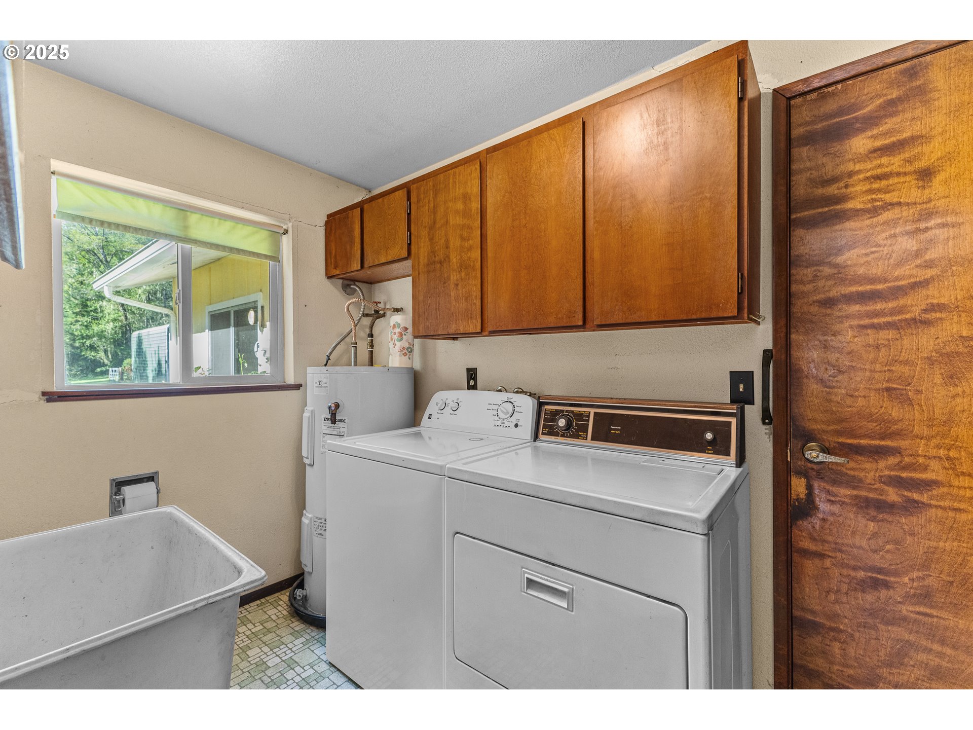 property viewer photo 25