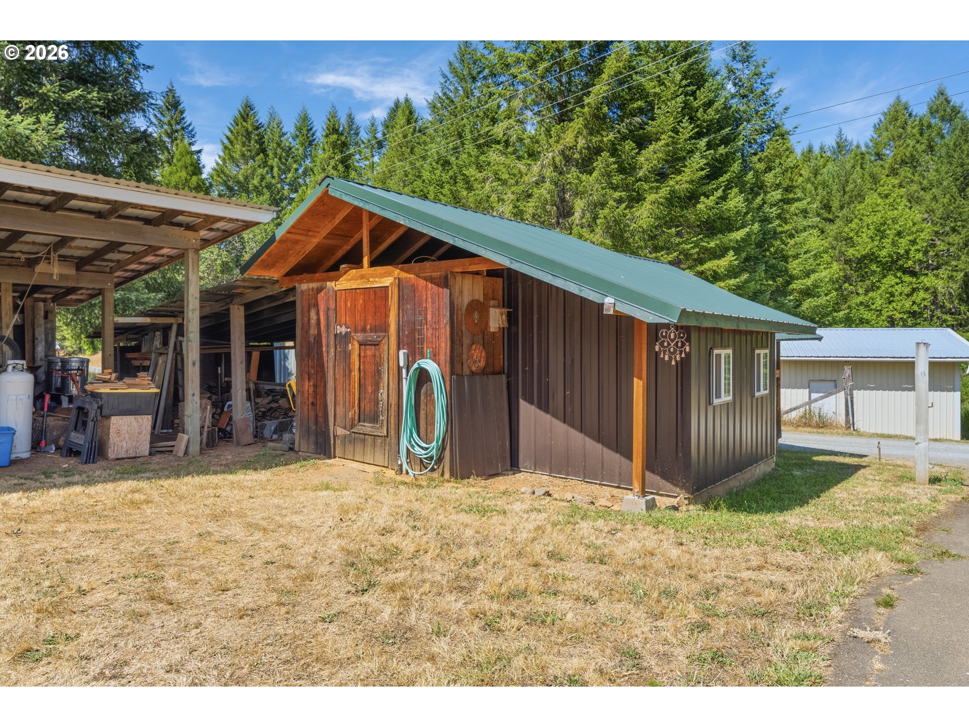main property photo 32