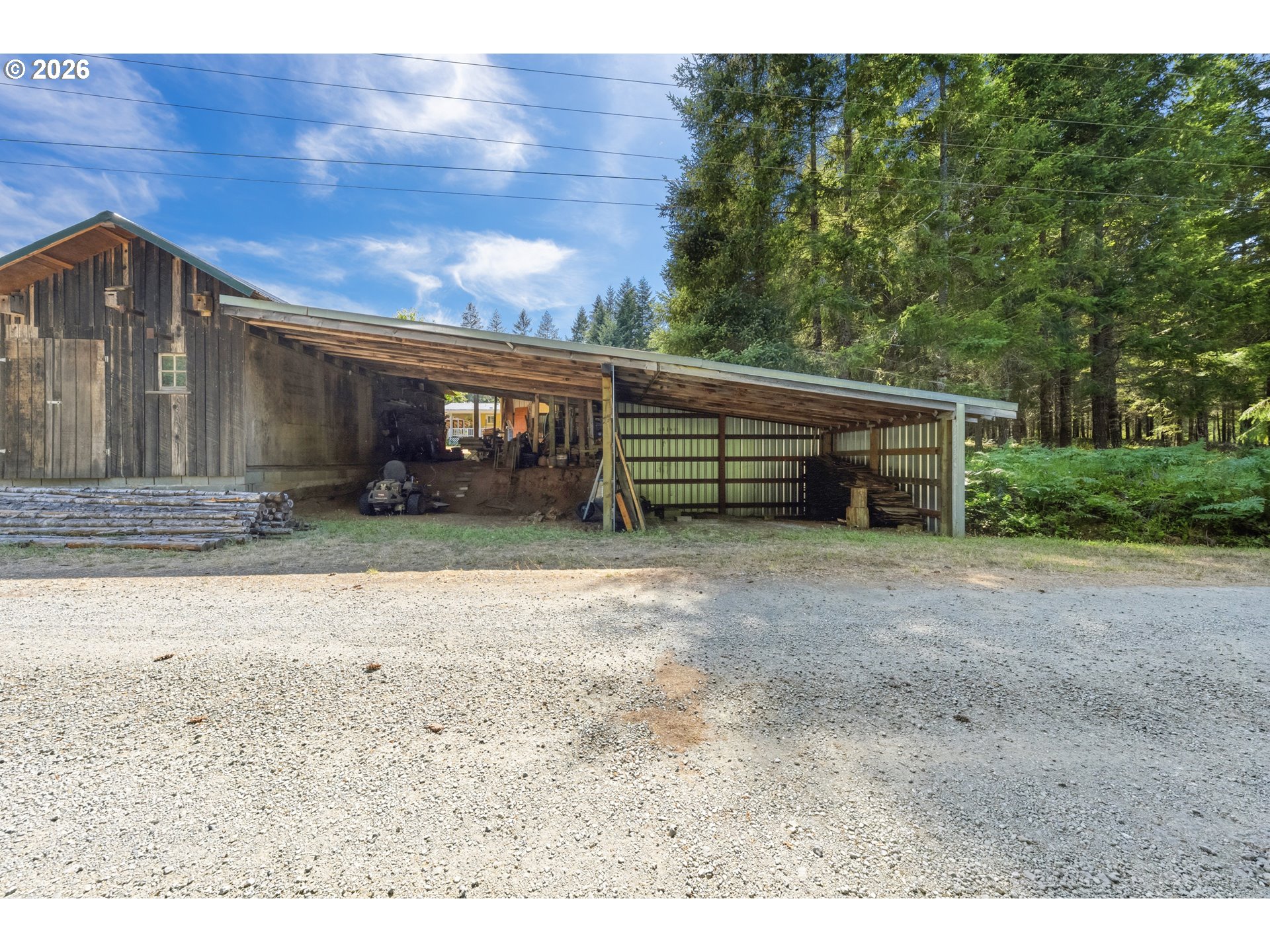 main property photo 33