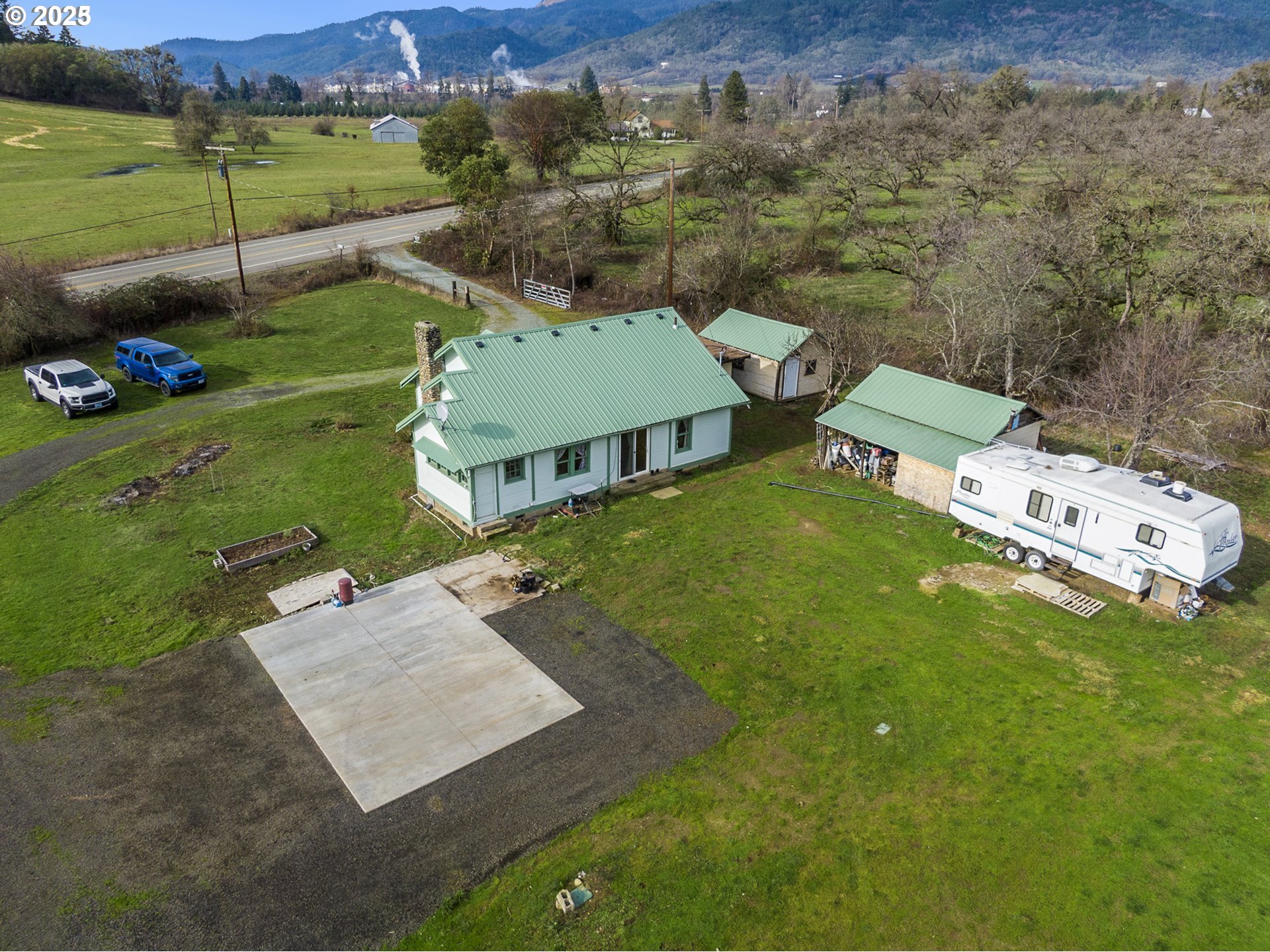 main property photo 2