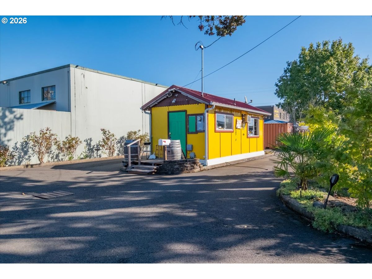 main property photo 15