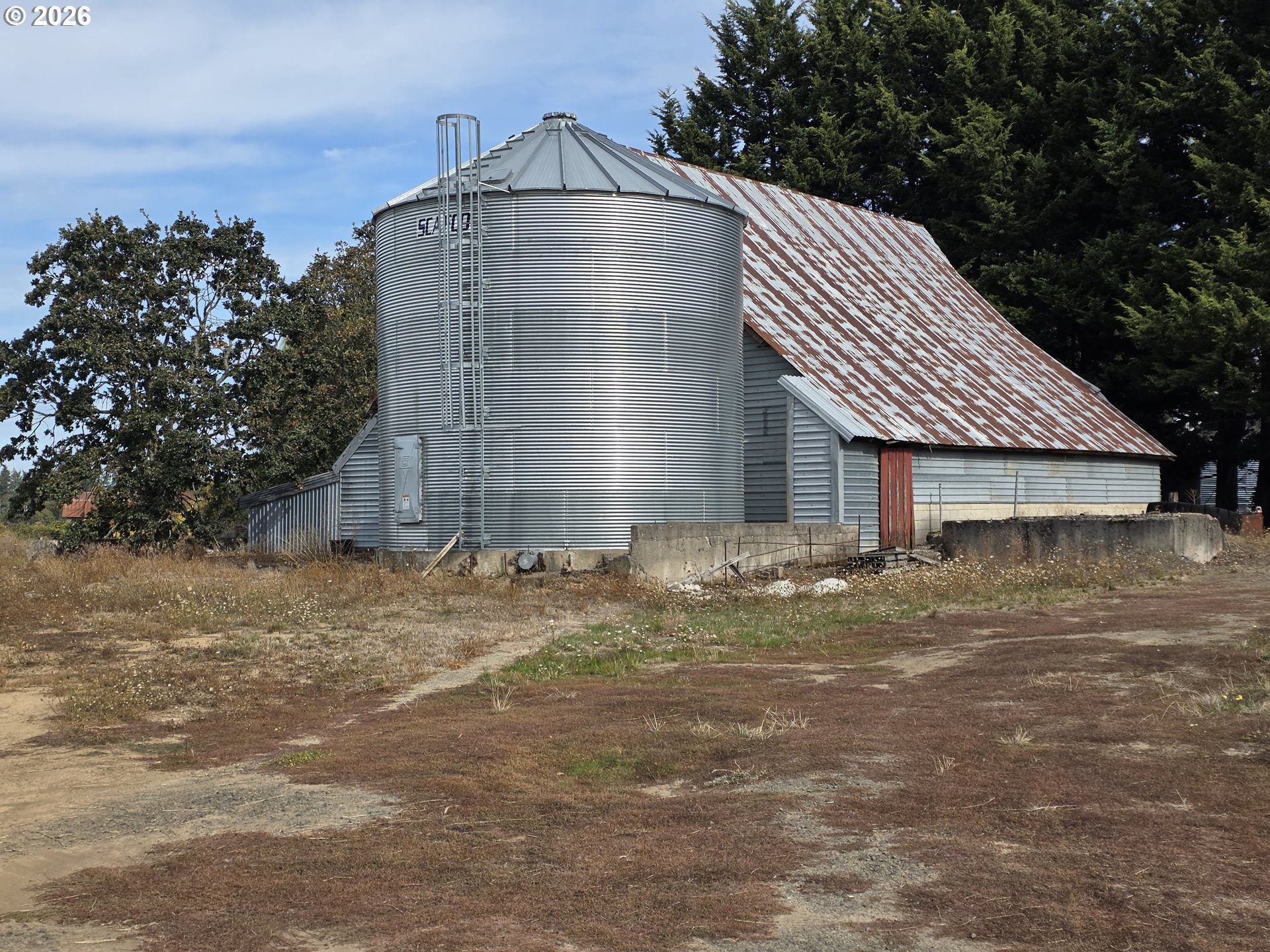 main property photo 9