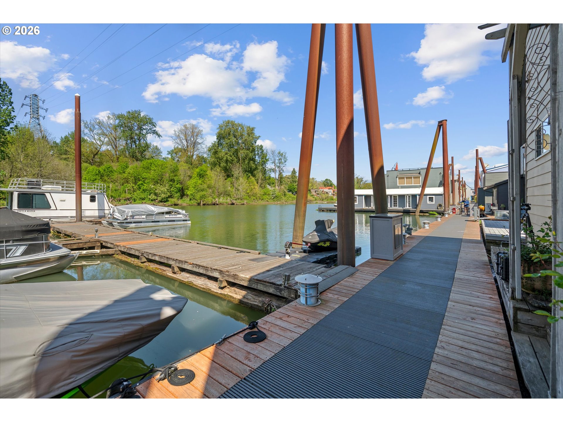 main property photo 22