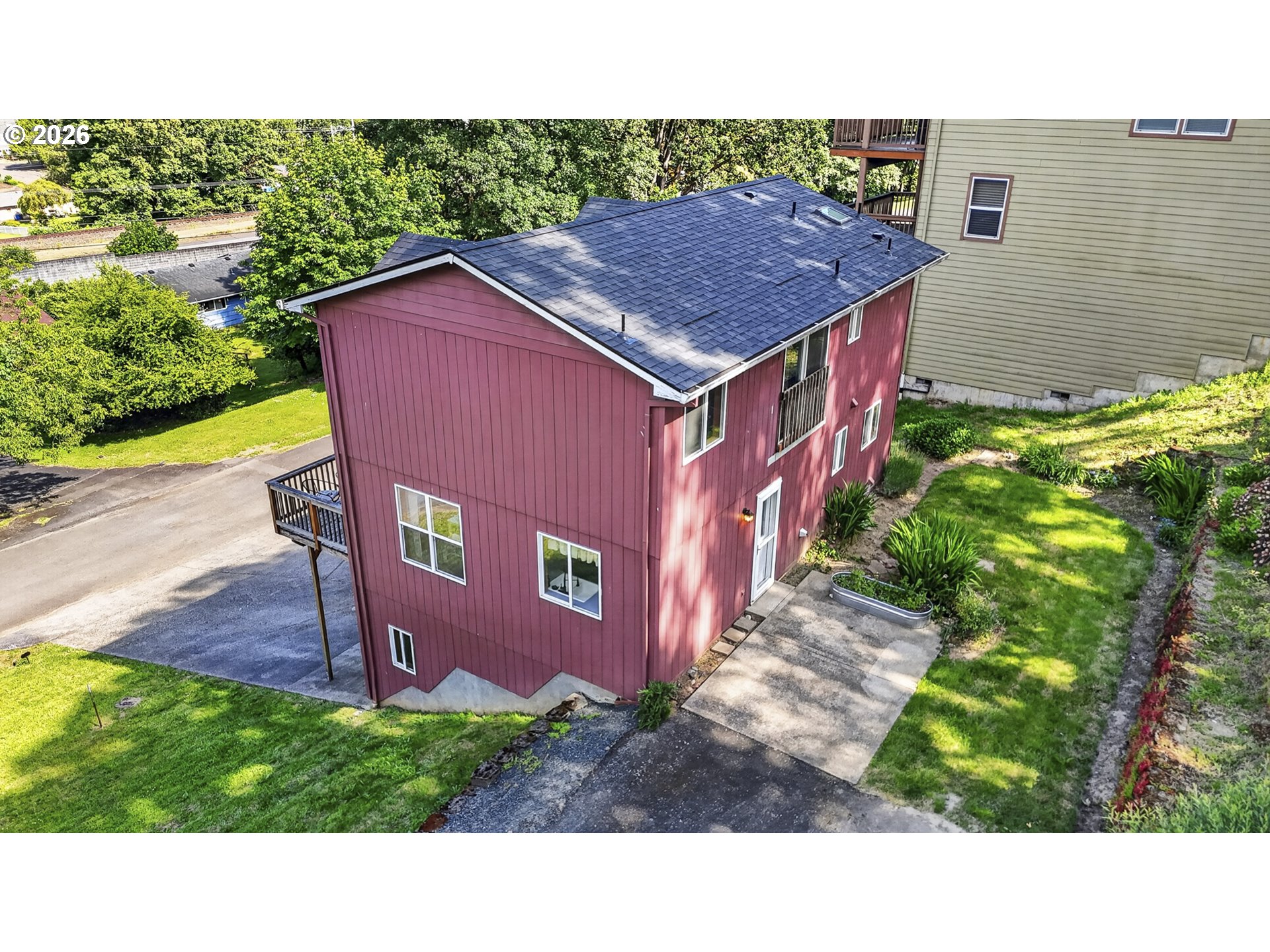 main property photo 33