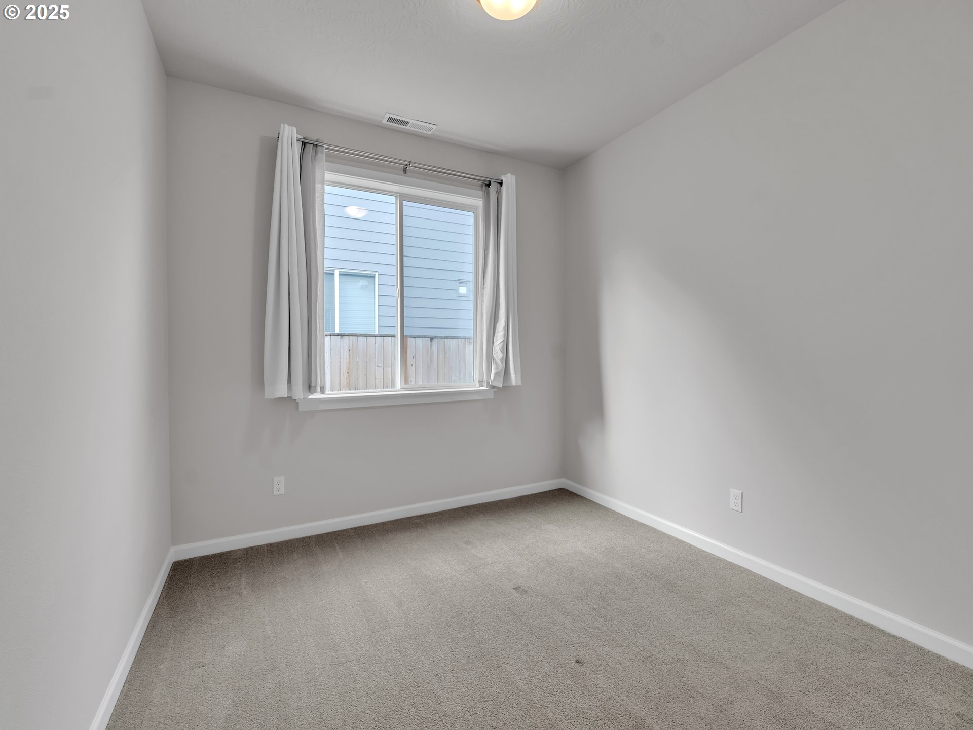property viewer photo 15