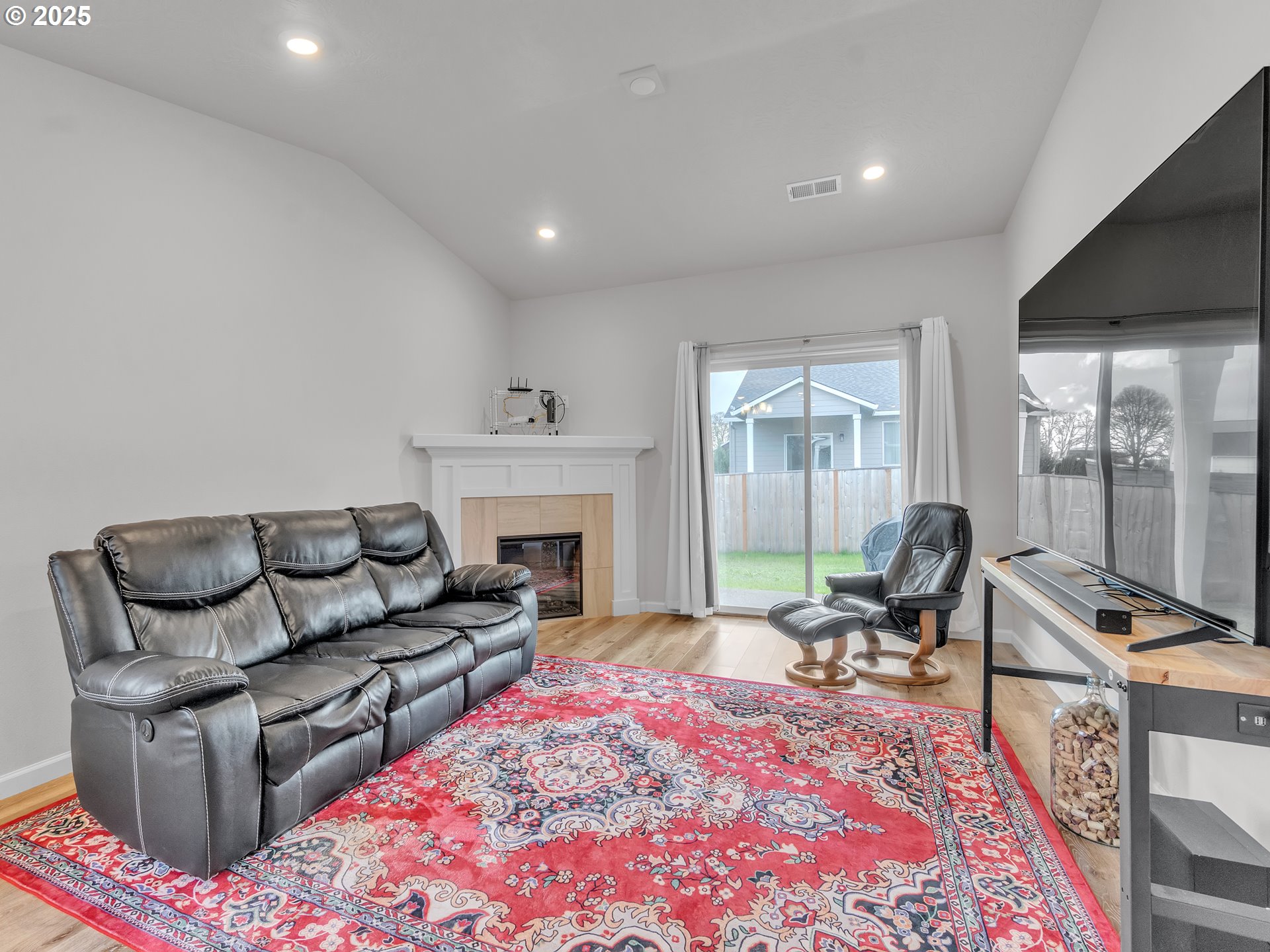 property viewer photo 9
