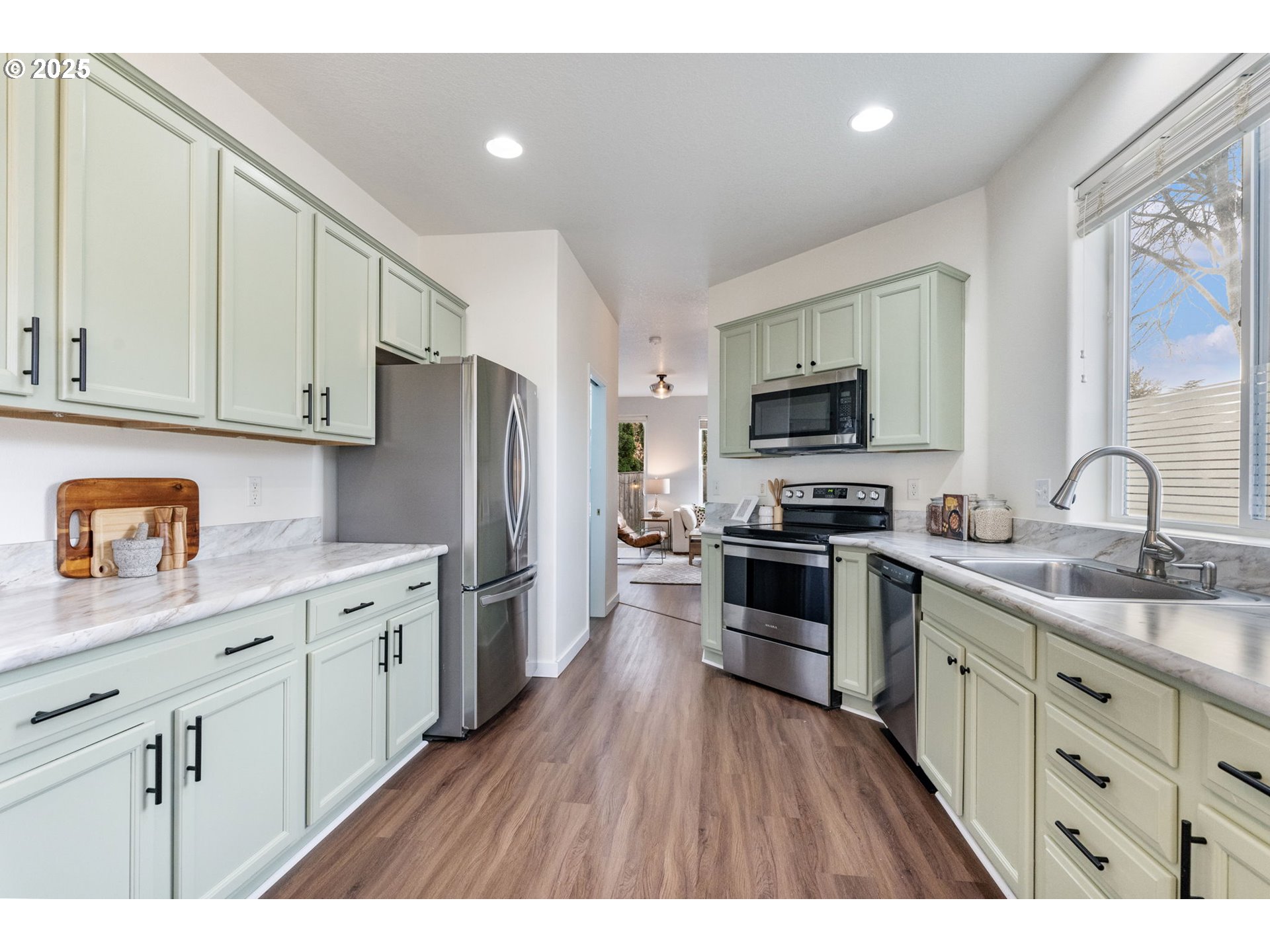 property viewer photo 11