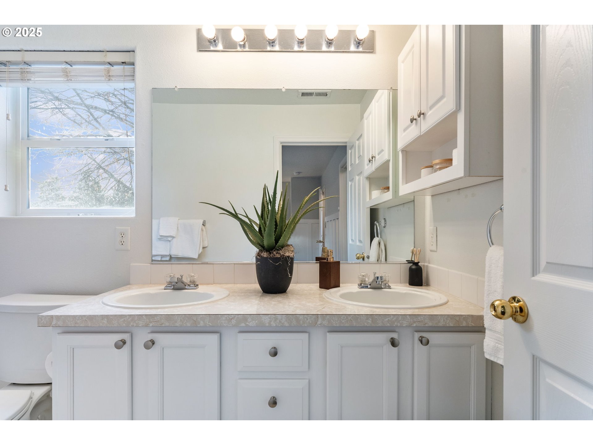 property viewer photo 16