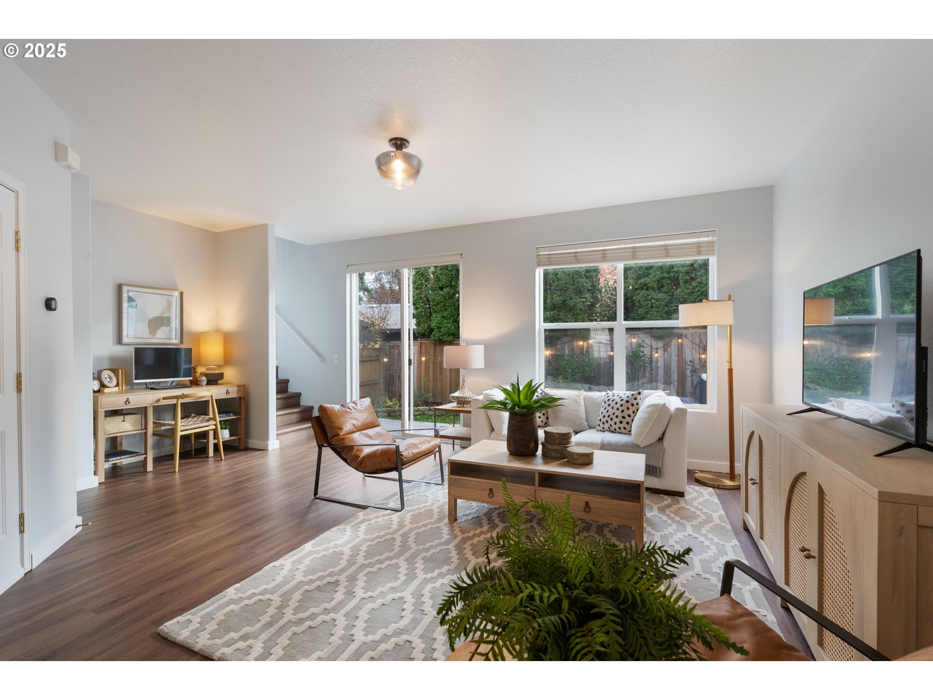 property viewer photo 3