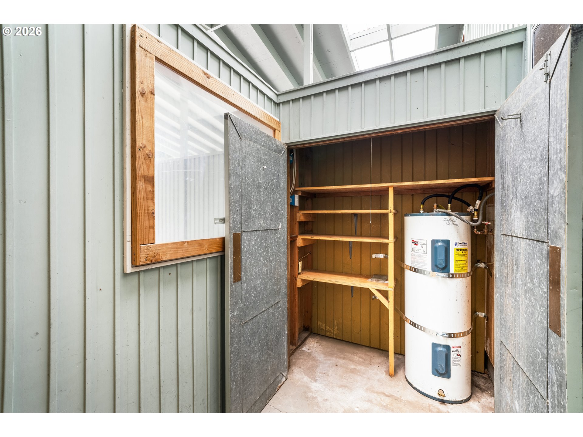 main property photo 28