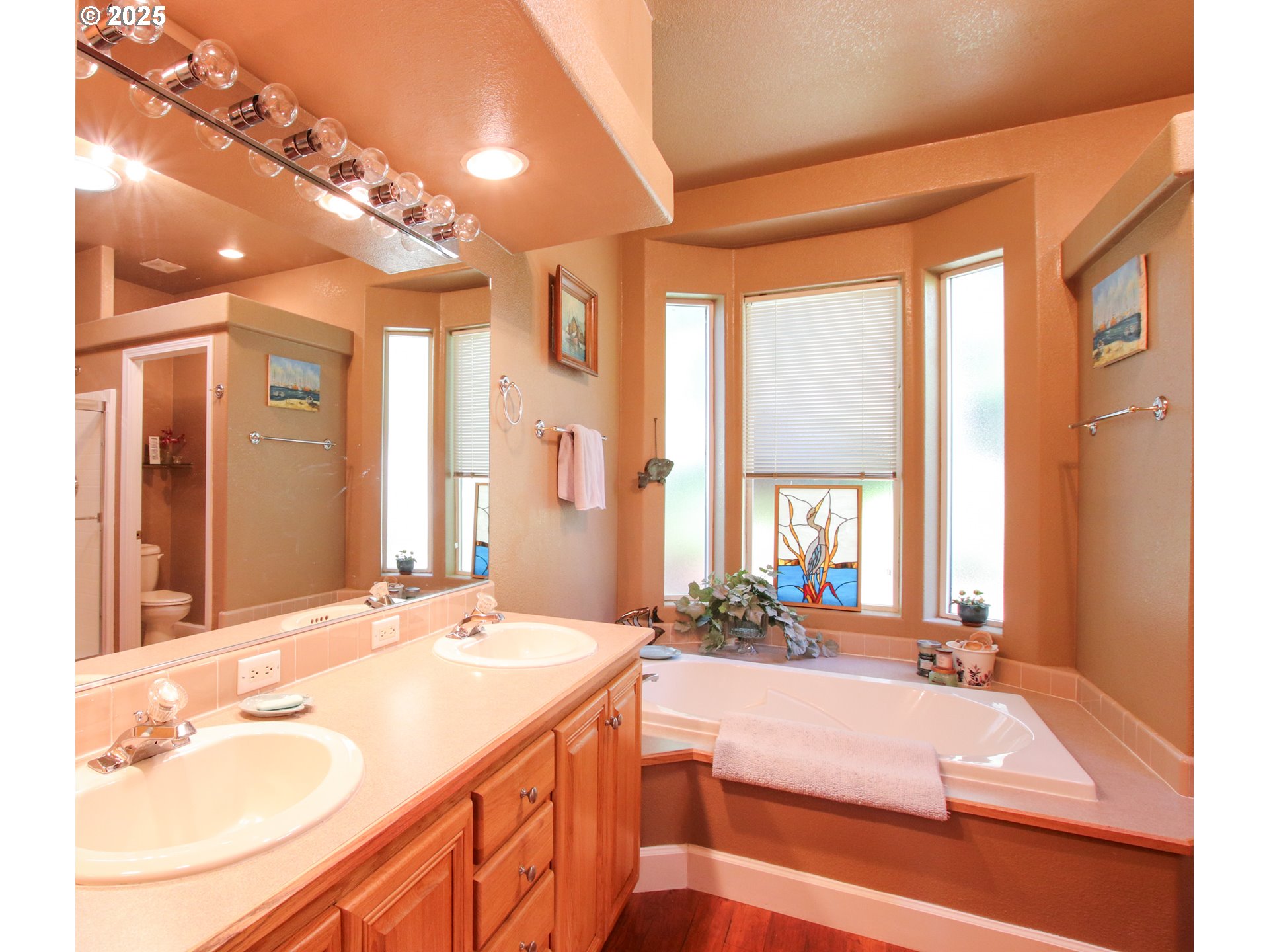 property viewer photo 30