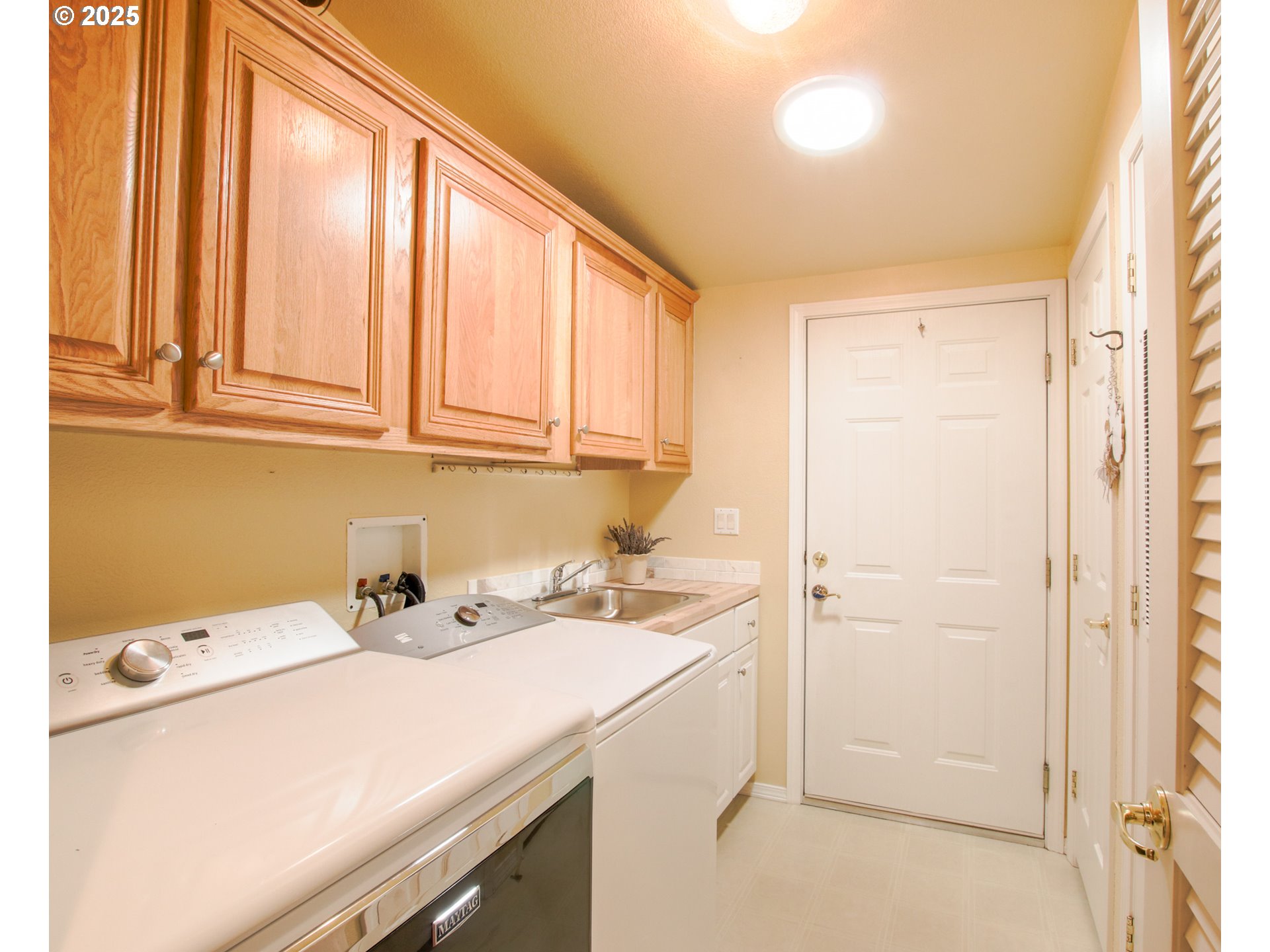 property viewer photo 38