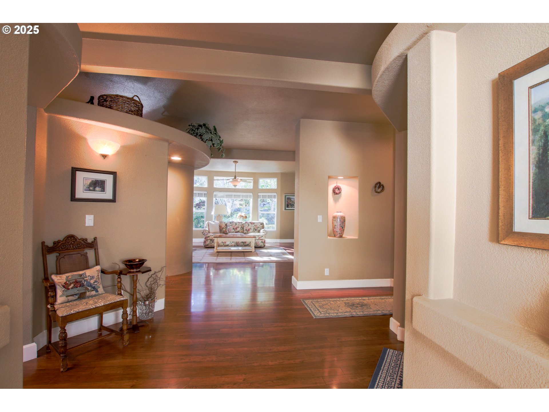 property viewer photo 7