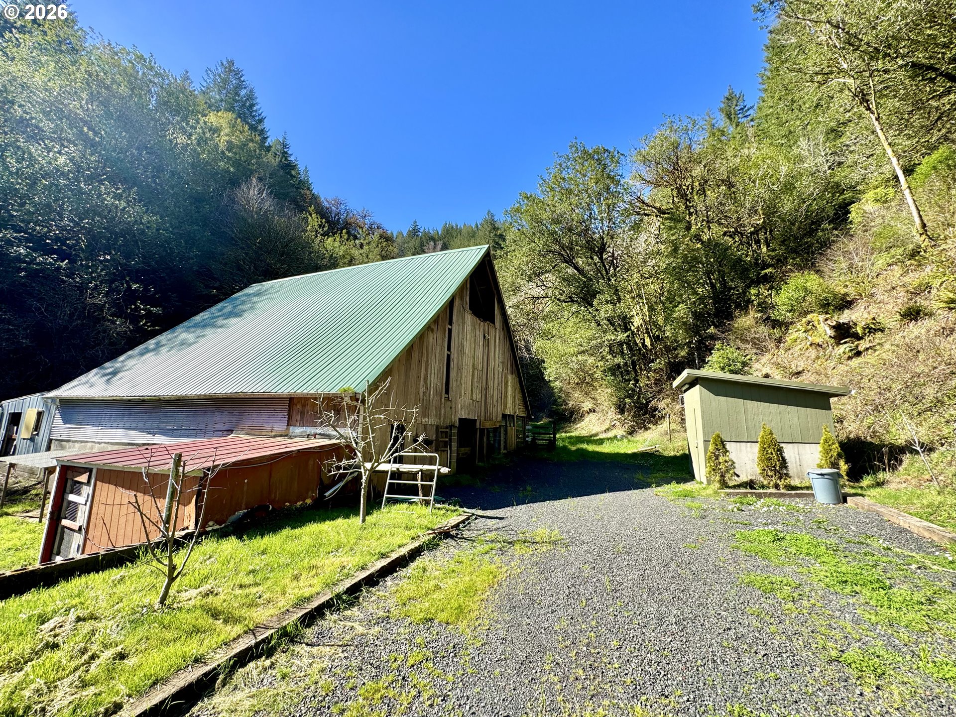 main property photo 29