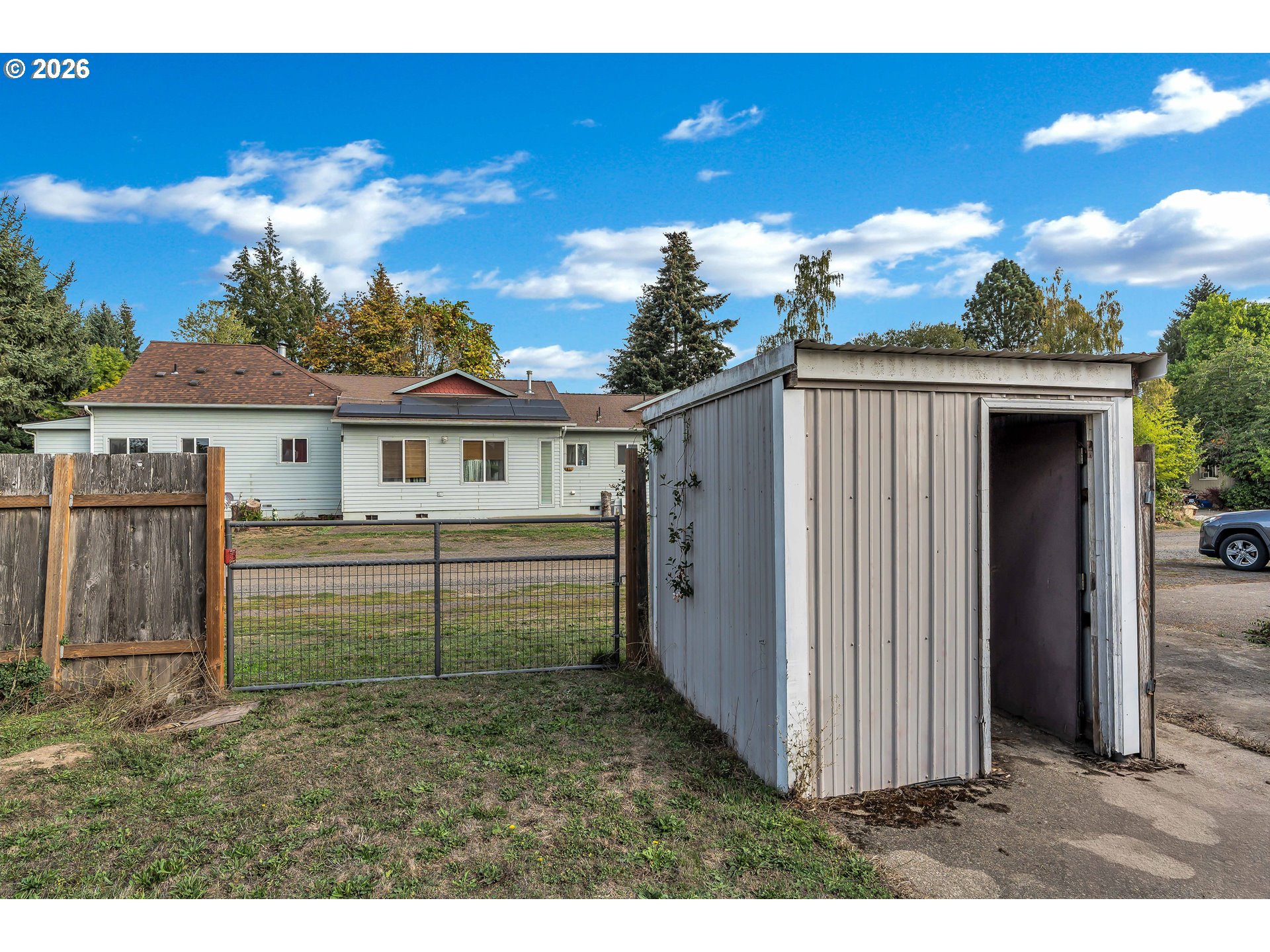 main property photo 40