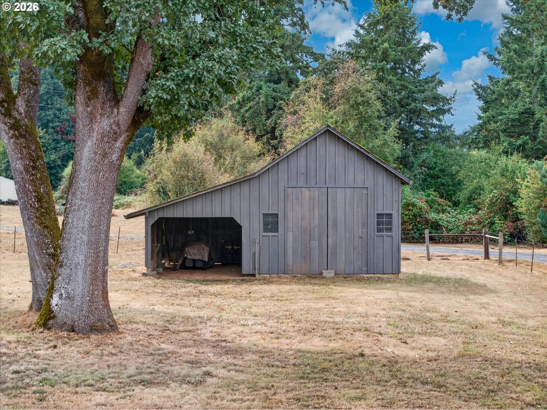 main property photo 40