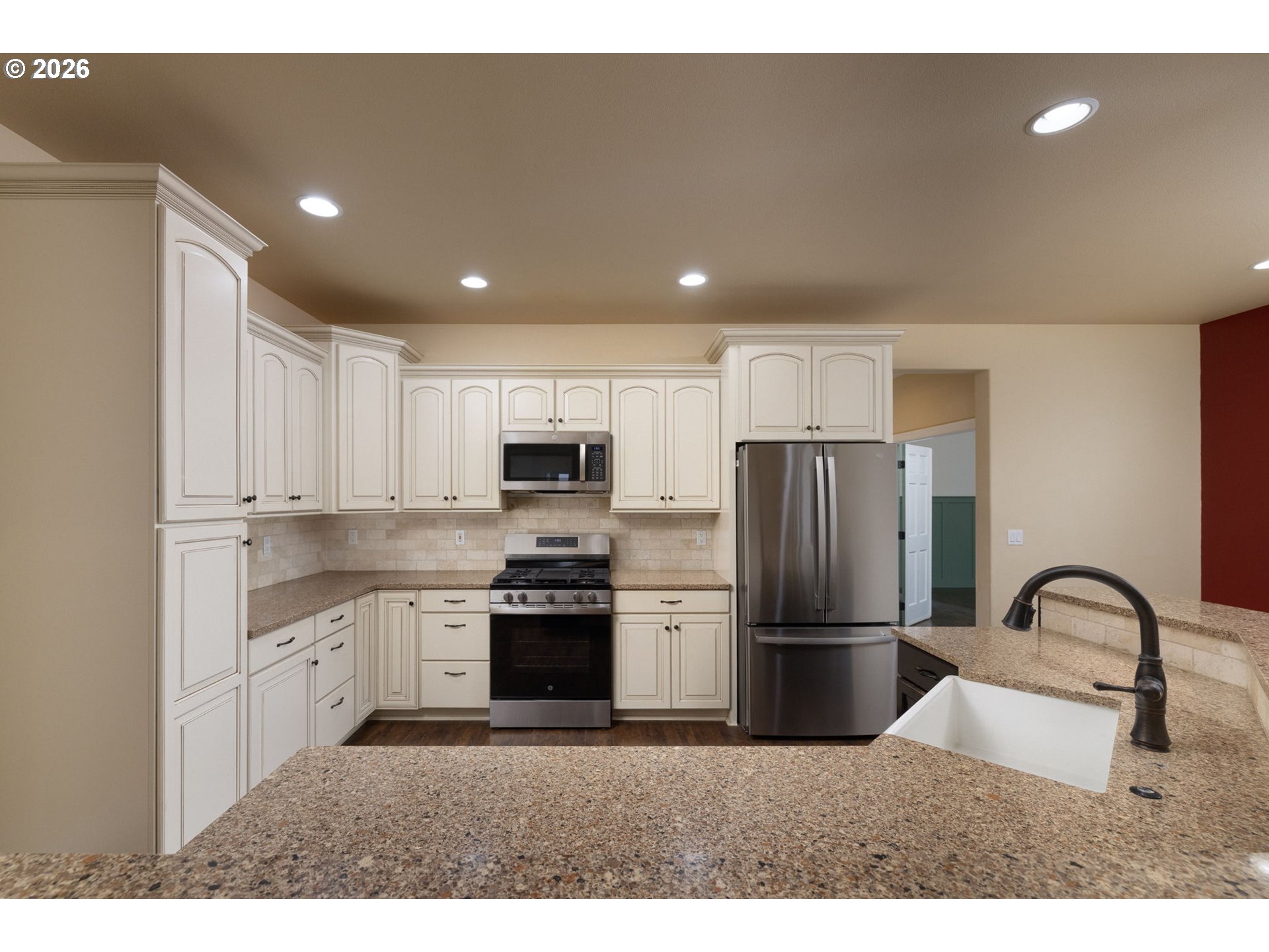 property viewer photo 10