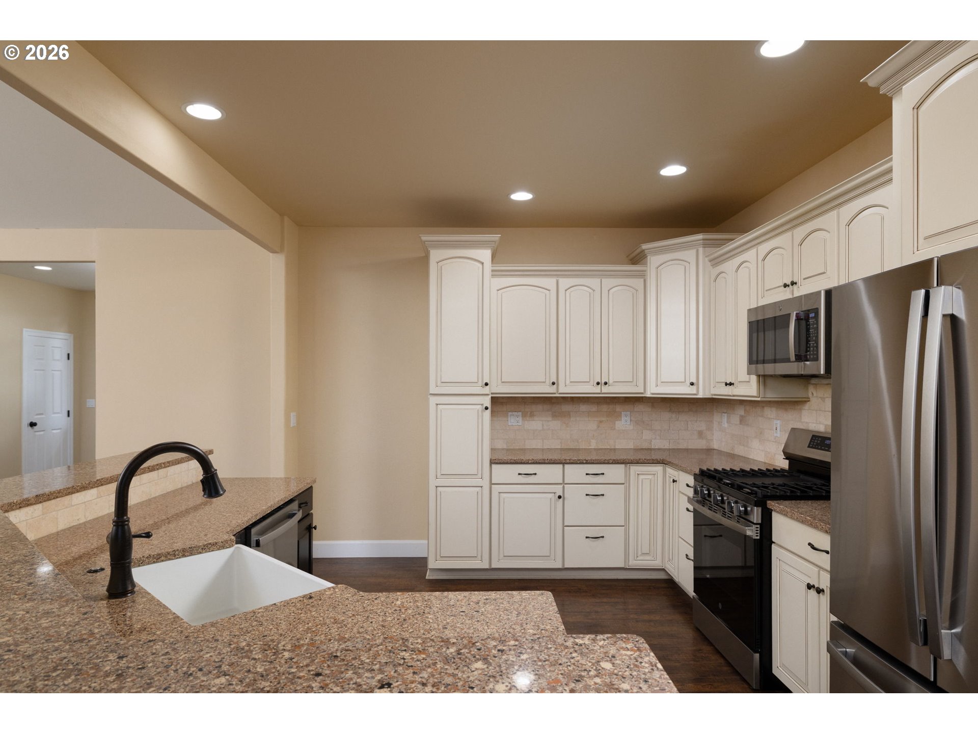 property viewer photo 11