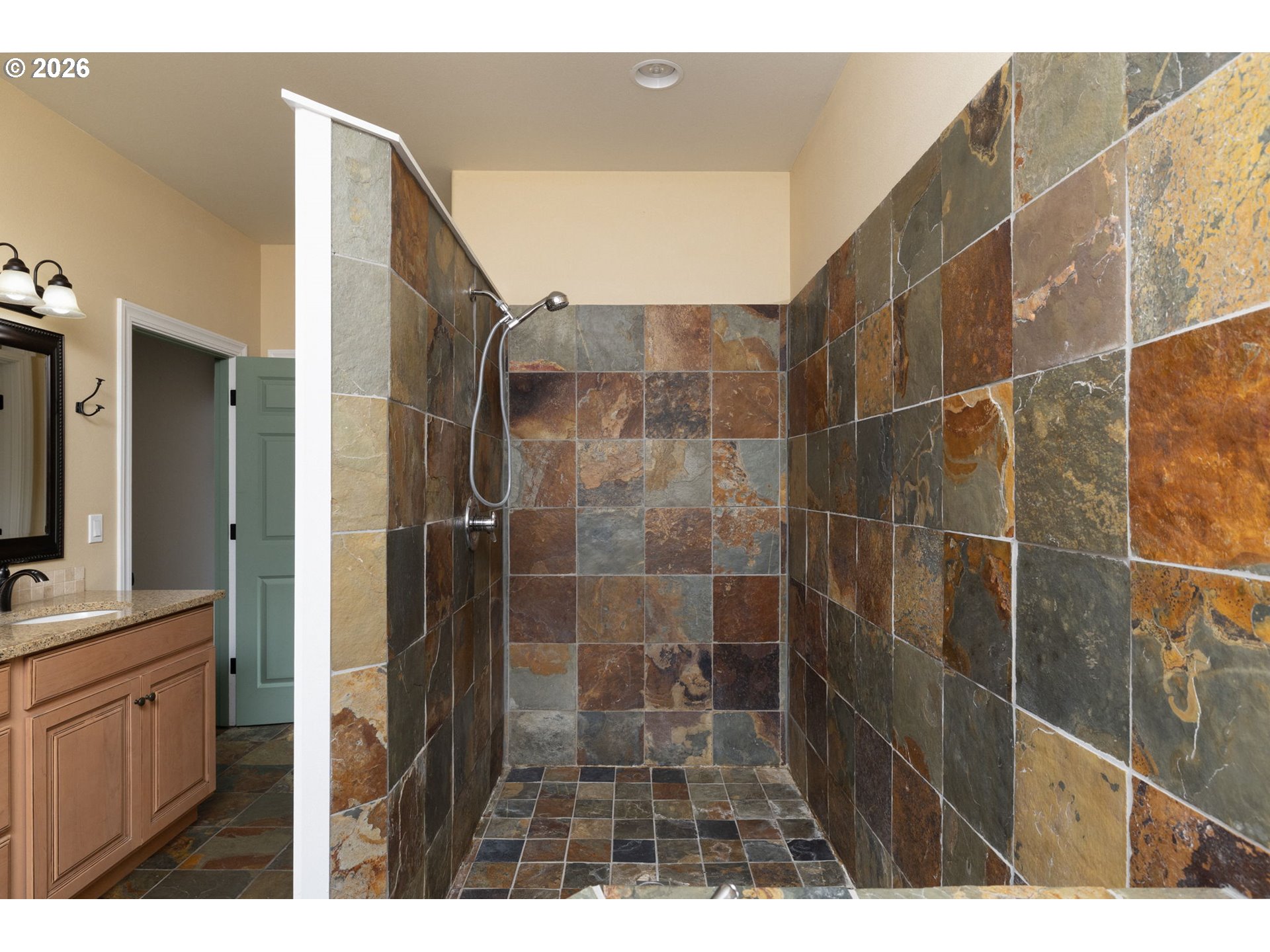 property viewer photo 16