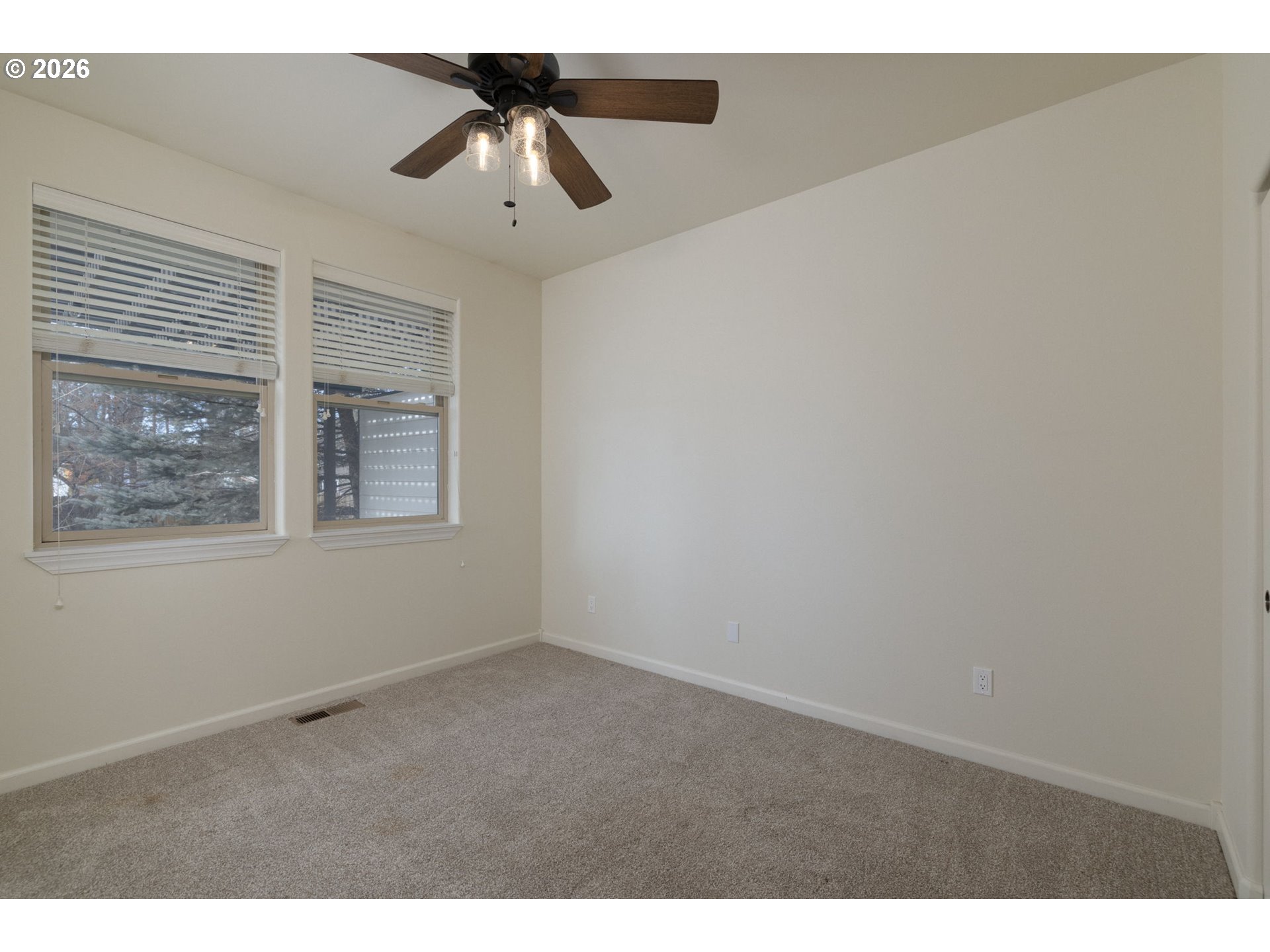 property viewer photo 18