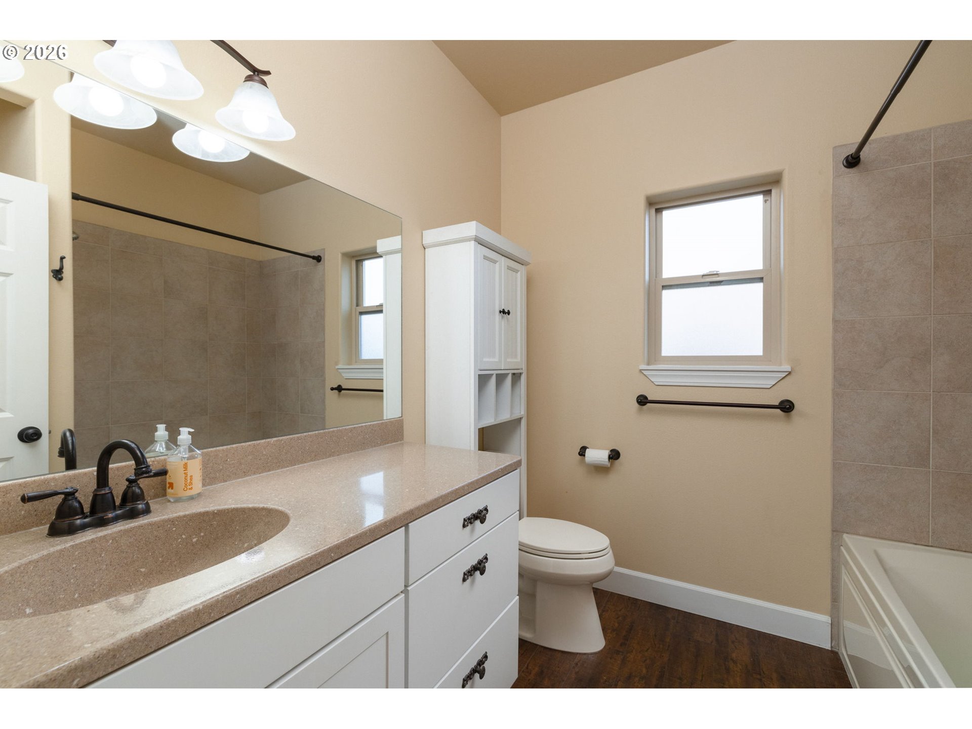property viewer photo 20