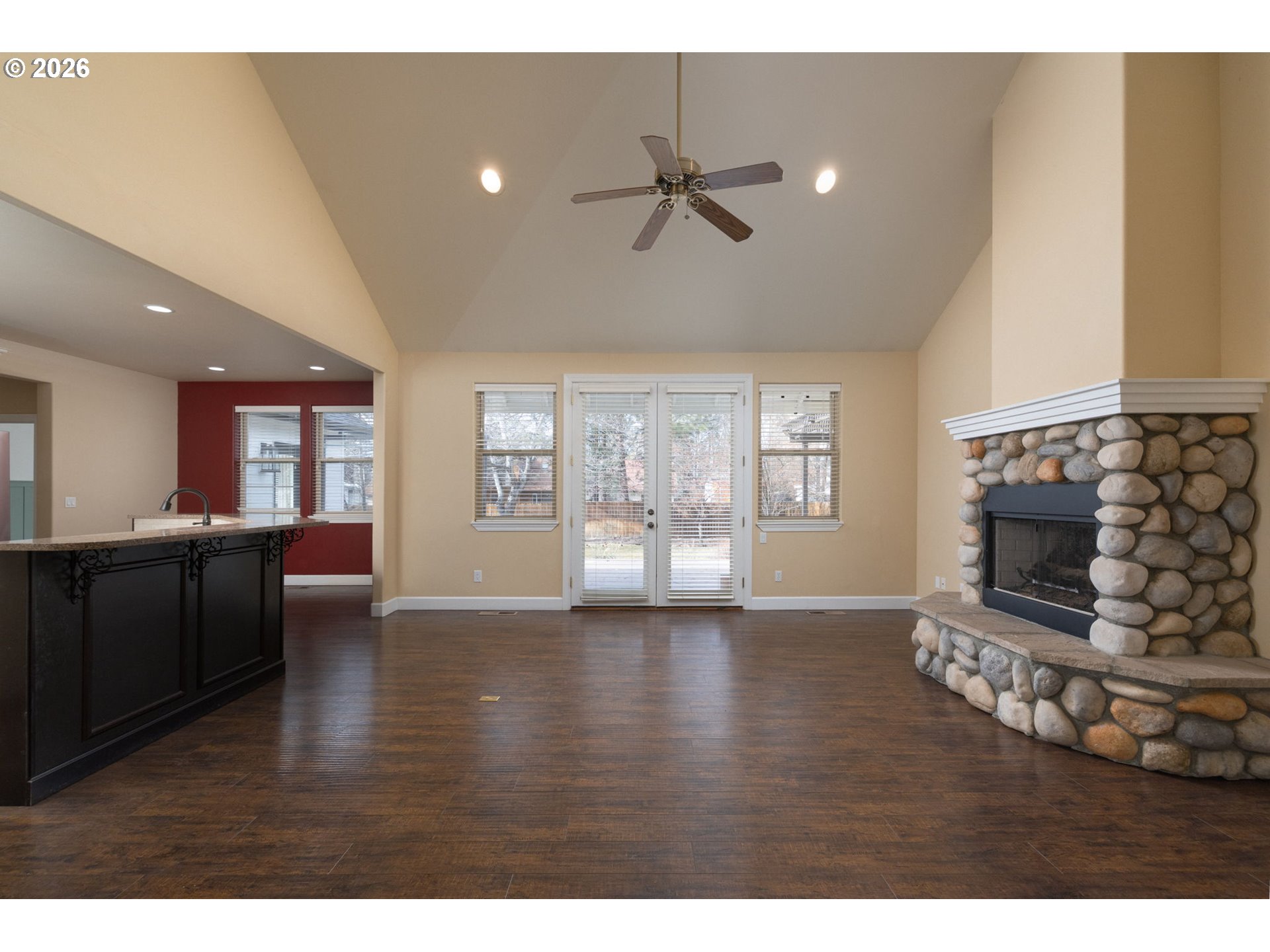 property viewer photo 7