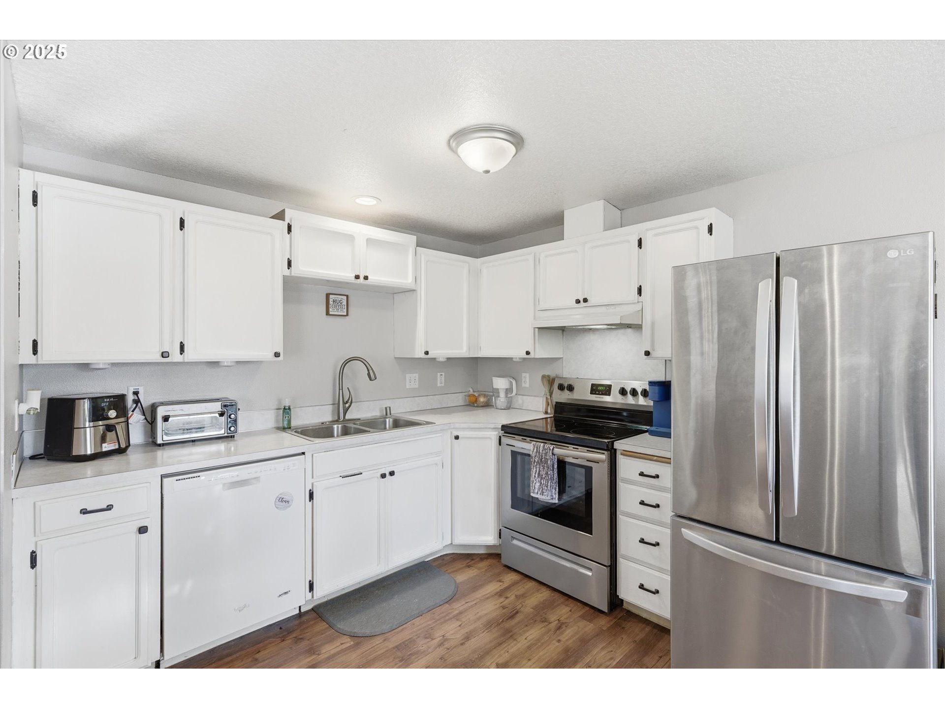 property viewer photo 15