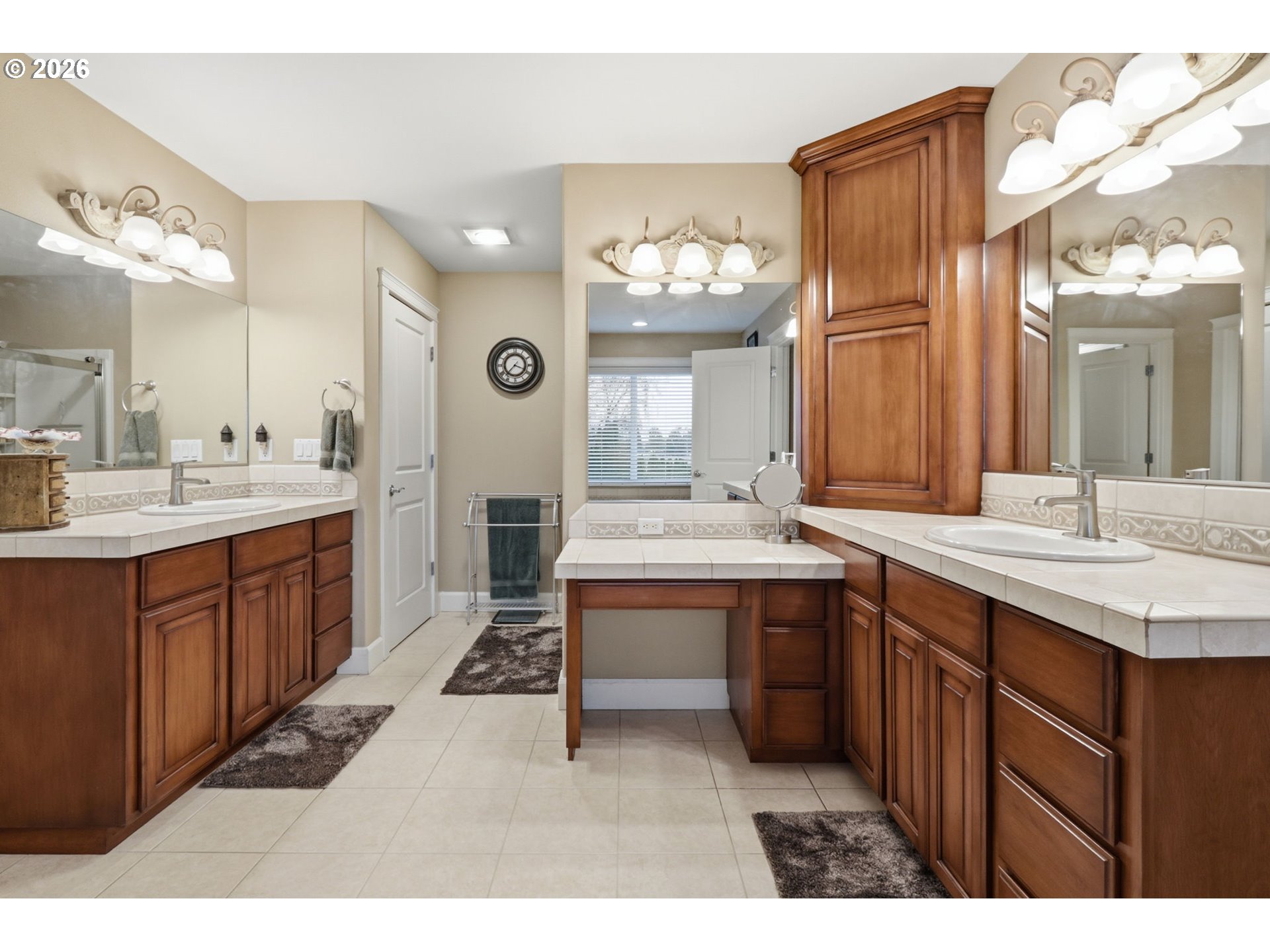 property viewer photo 20