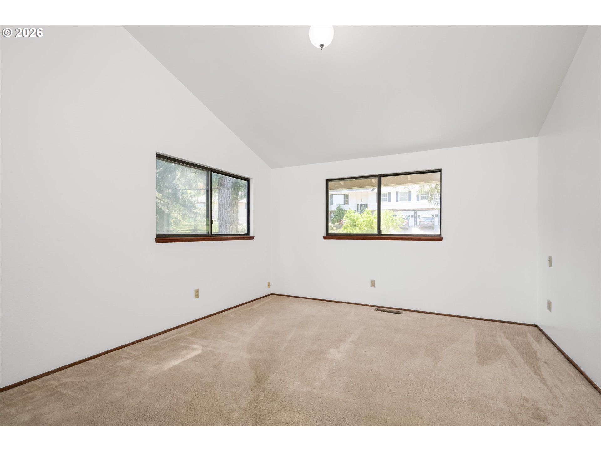 property viewer photo 18