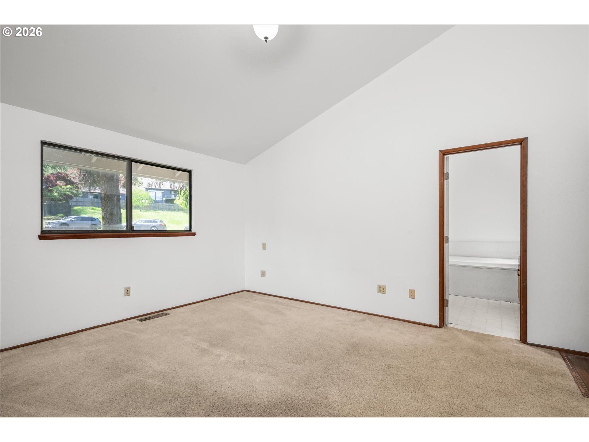 property viewer photo 19