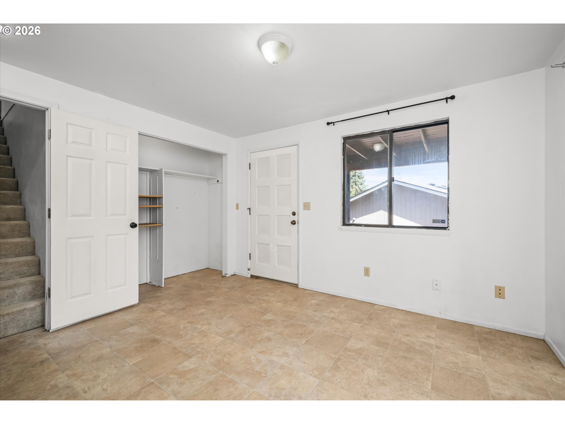 property viewer photo 23