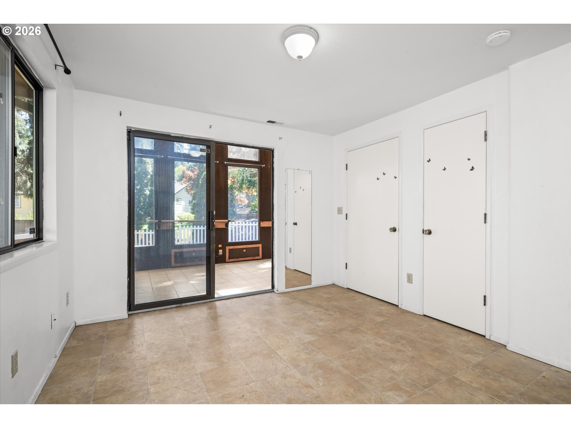 property viewer photo 24