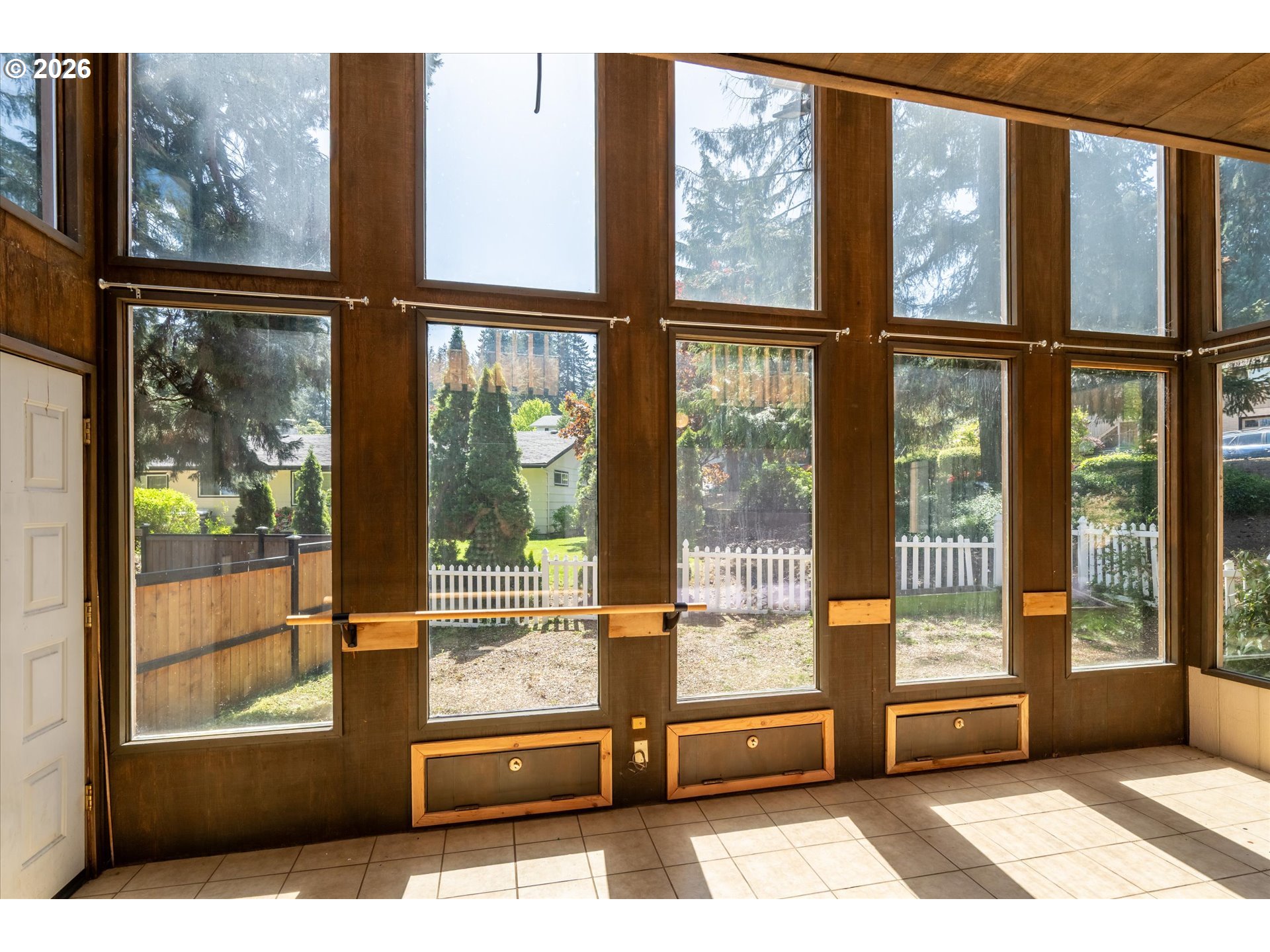 property viewer photo 25