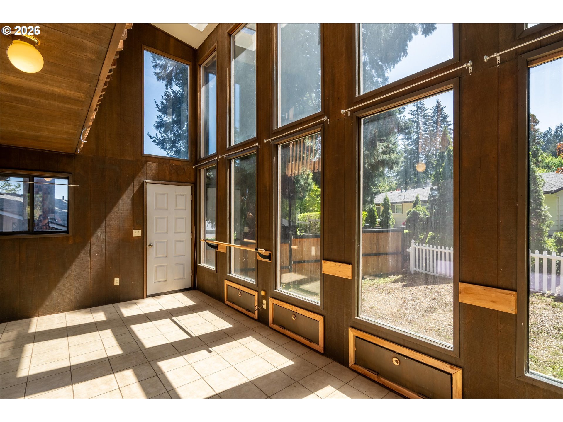 property viewer photo 26