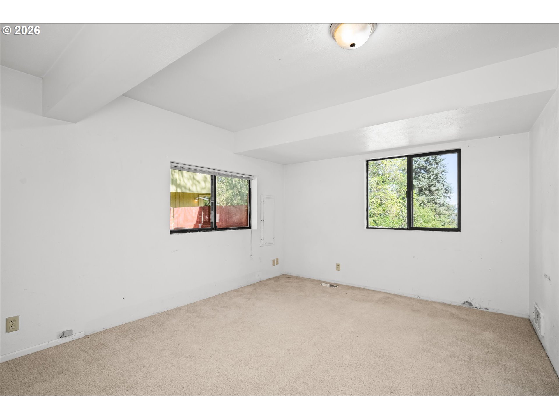 property viewer photo 35