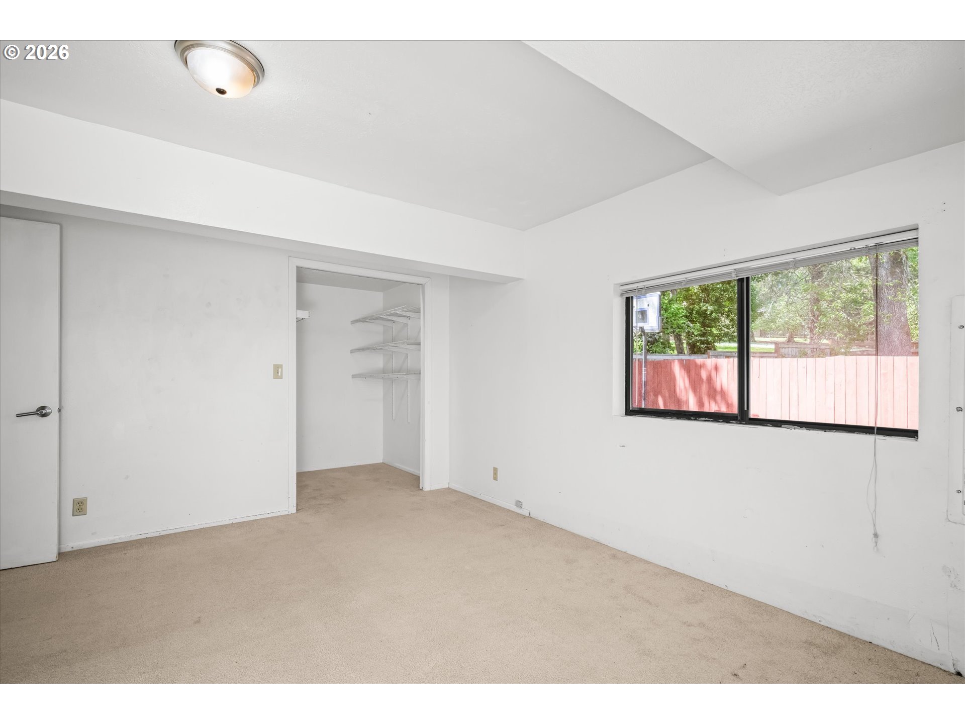 property viewer photo 36