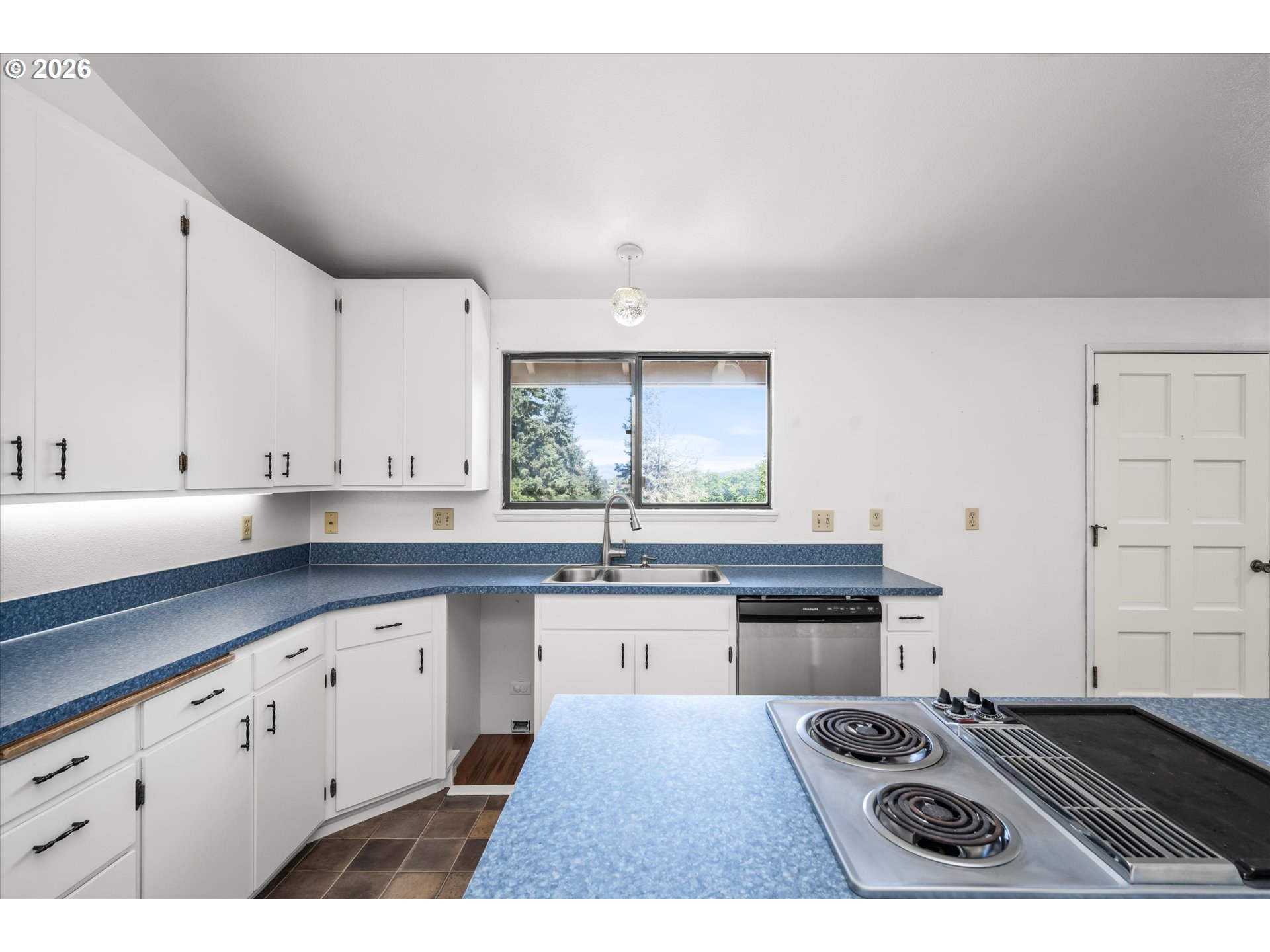 property viewer photo 9