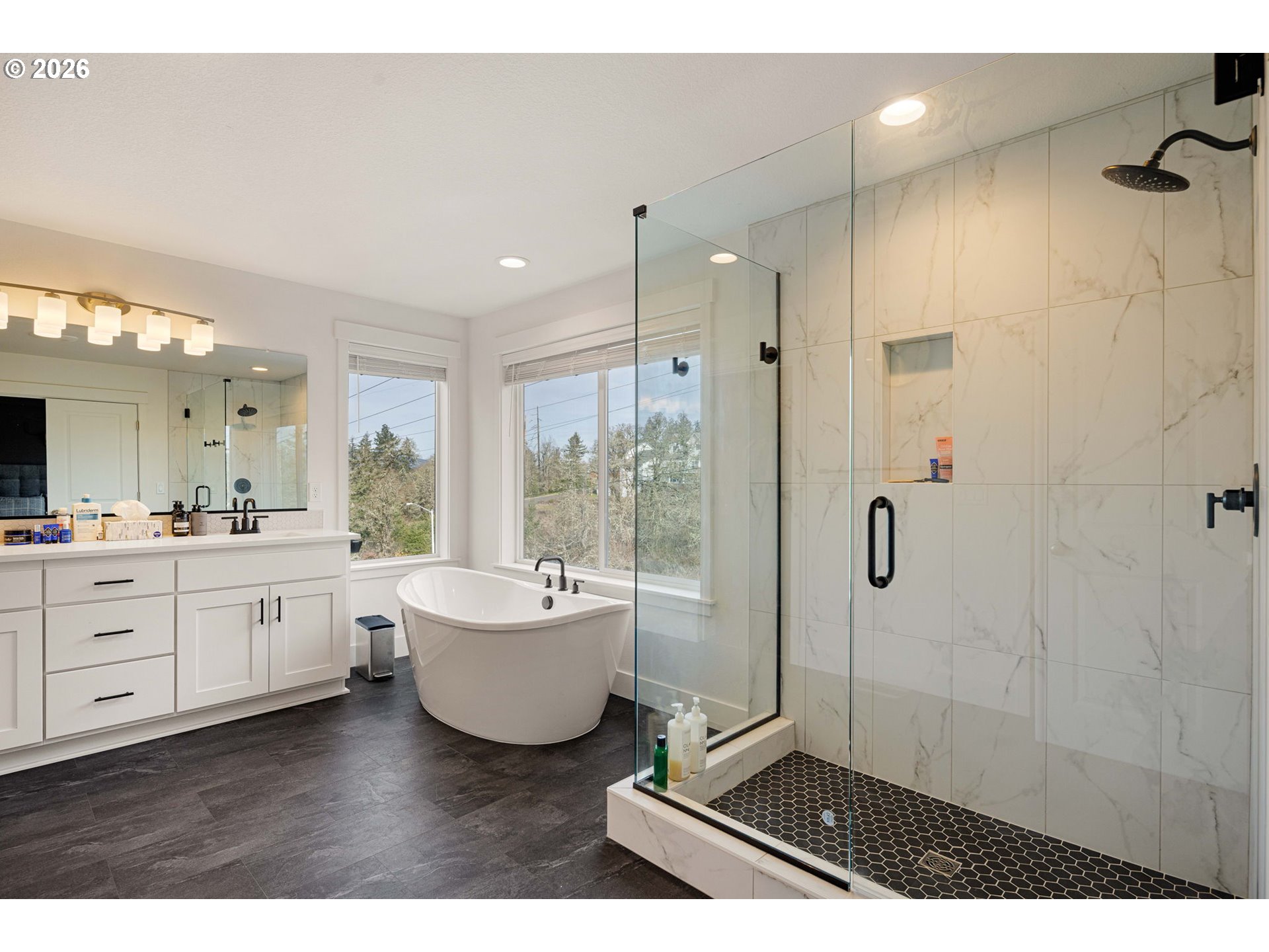 property viewer photo 35