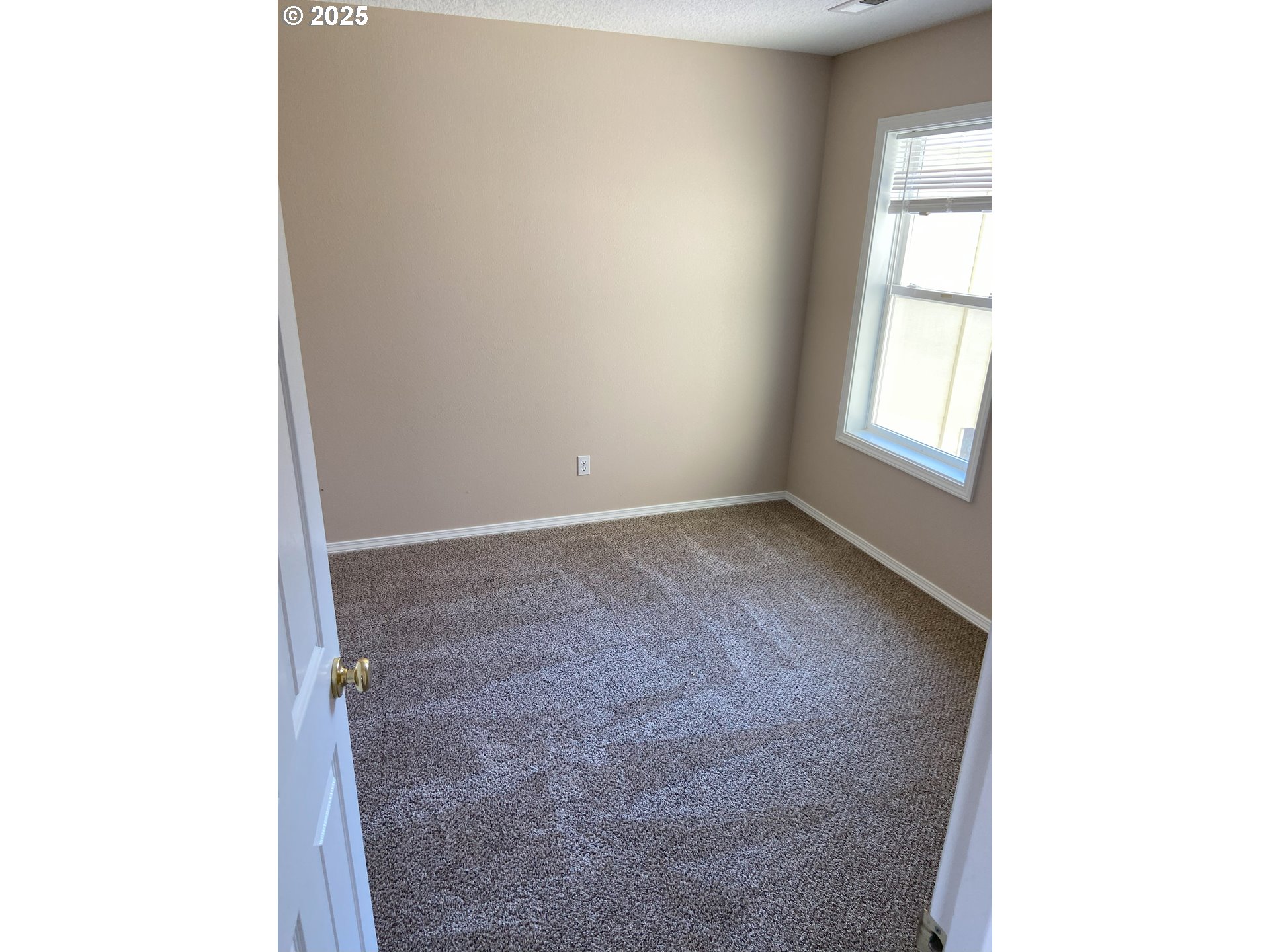 property viewer photo 20