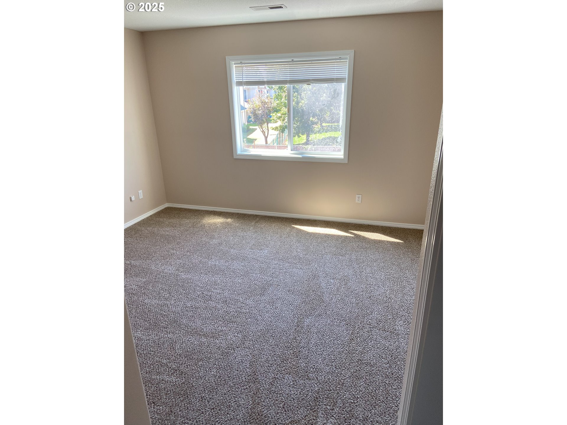 property viewer photo 21