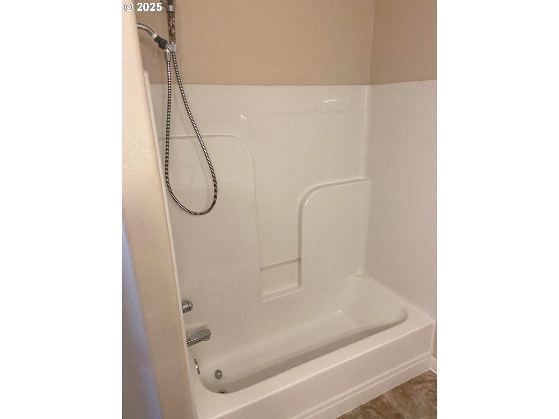property viewer photo 23
