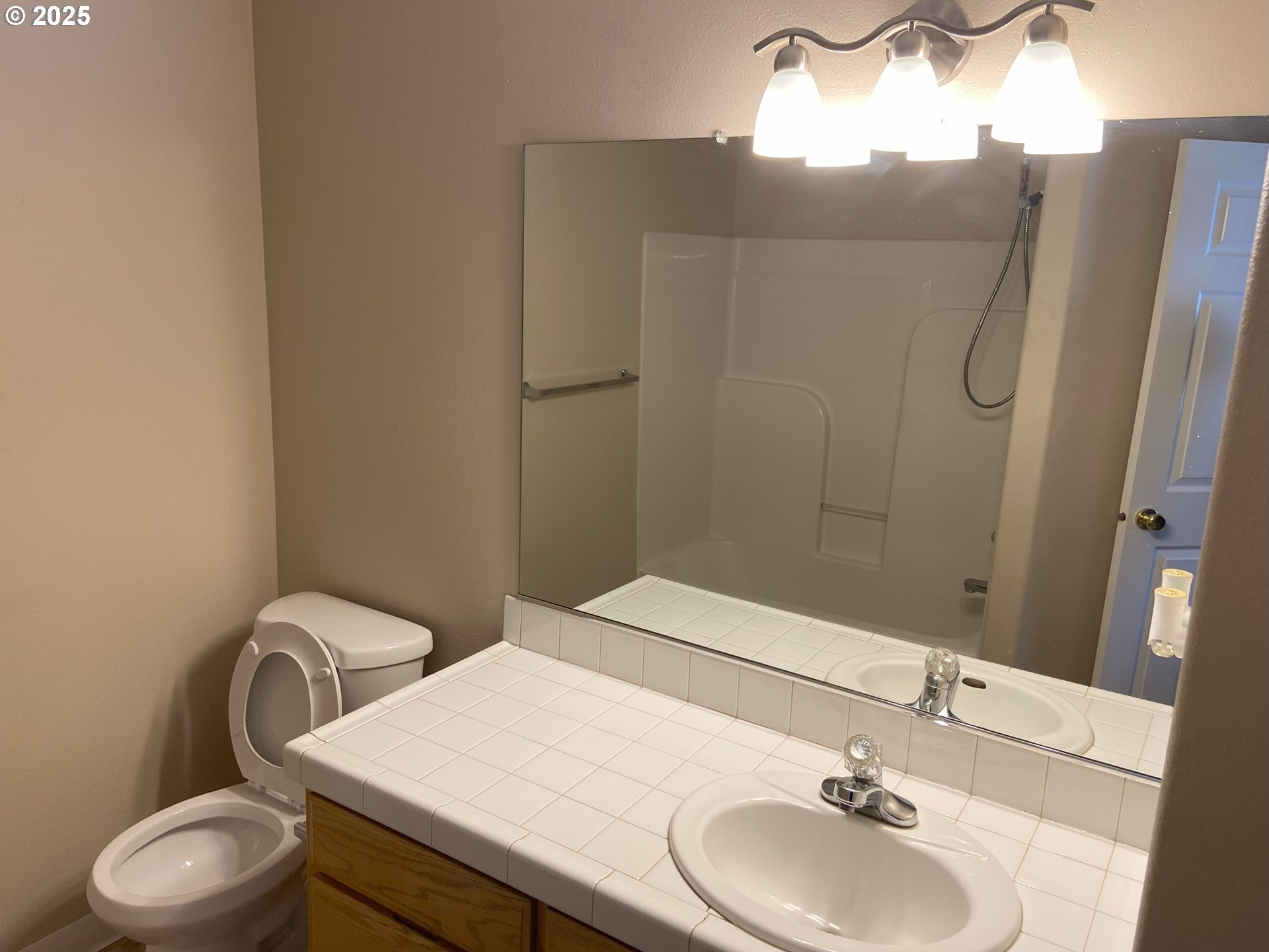 property viewer photo 24