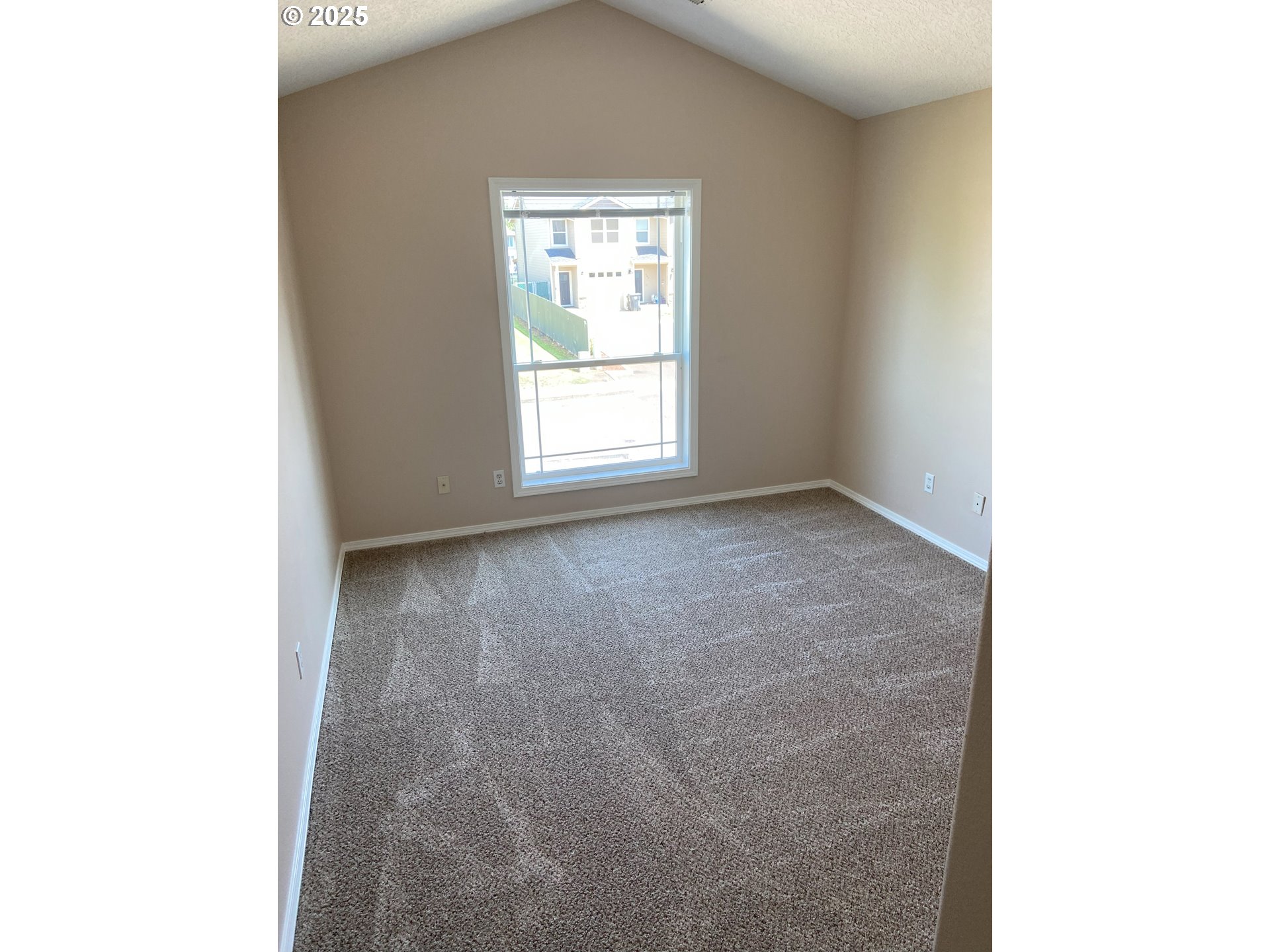 property viewer photo 29